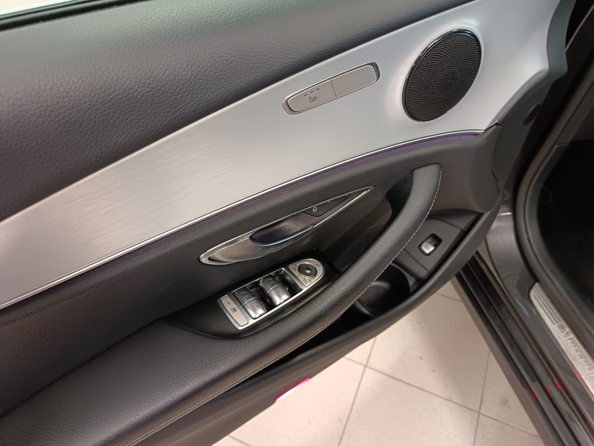 MERCEDES-BENZ E 2020