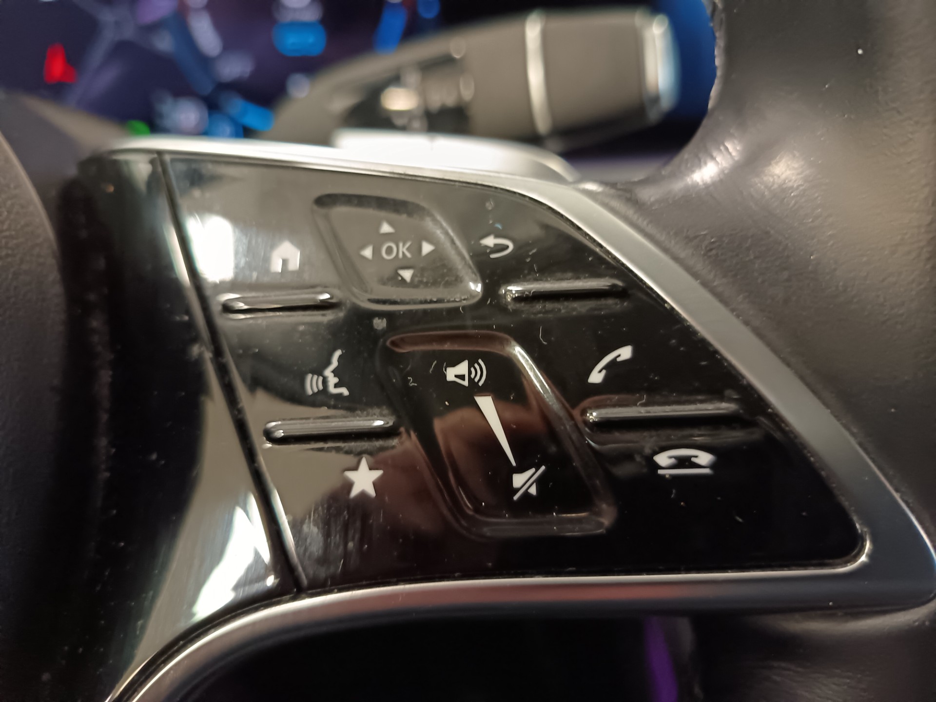 MERCEDES-BENZ E 2020