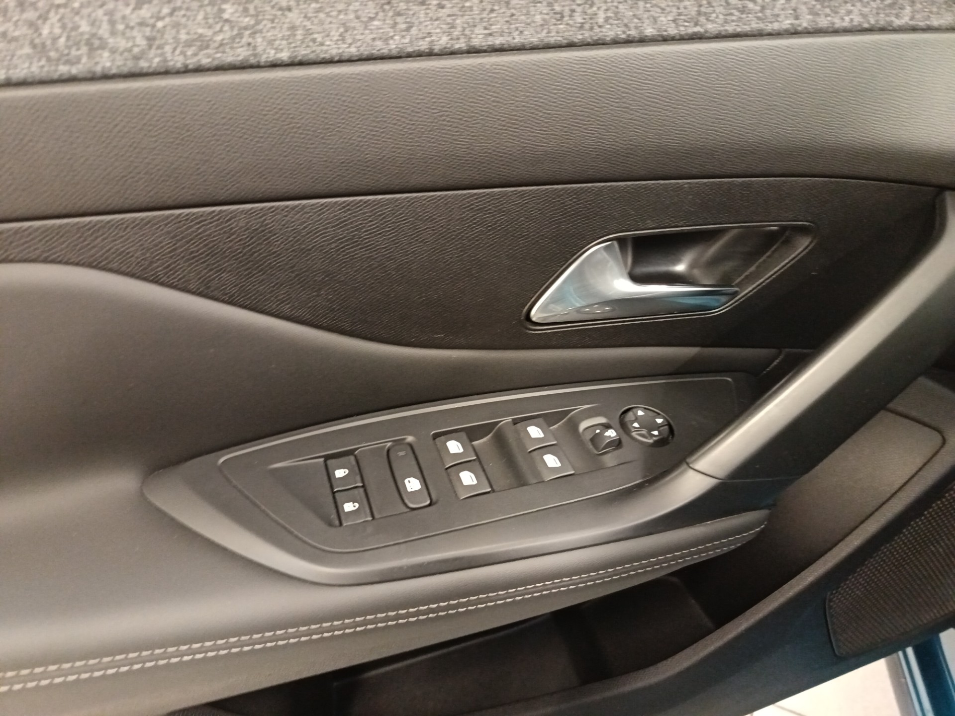 PEUGEOT 408 2024