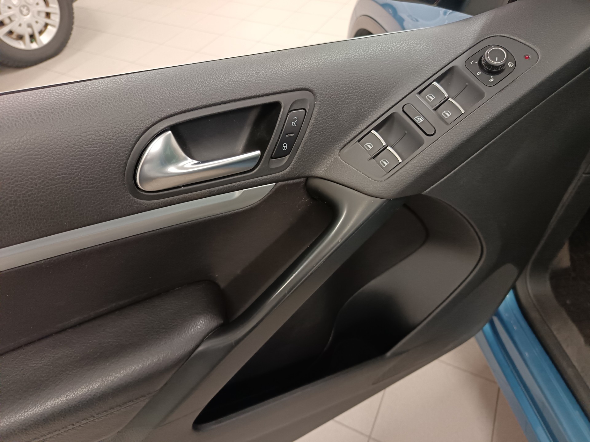 VOLKSWAGEN Tiguan 2016