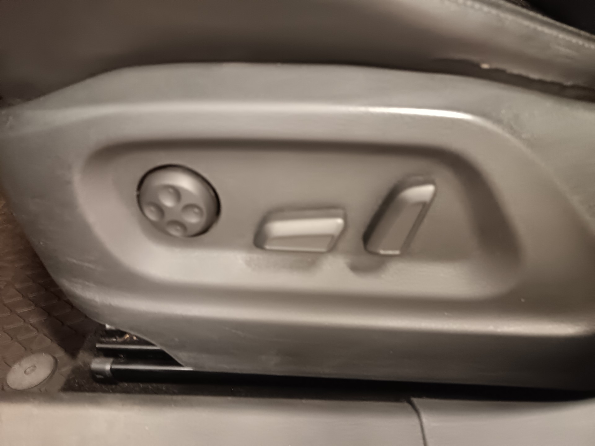 VOLKSWAGEN Tiguan 2016