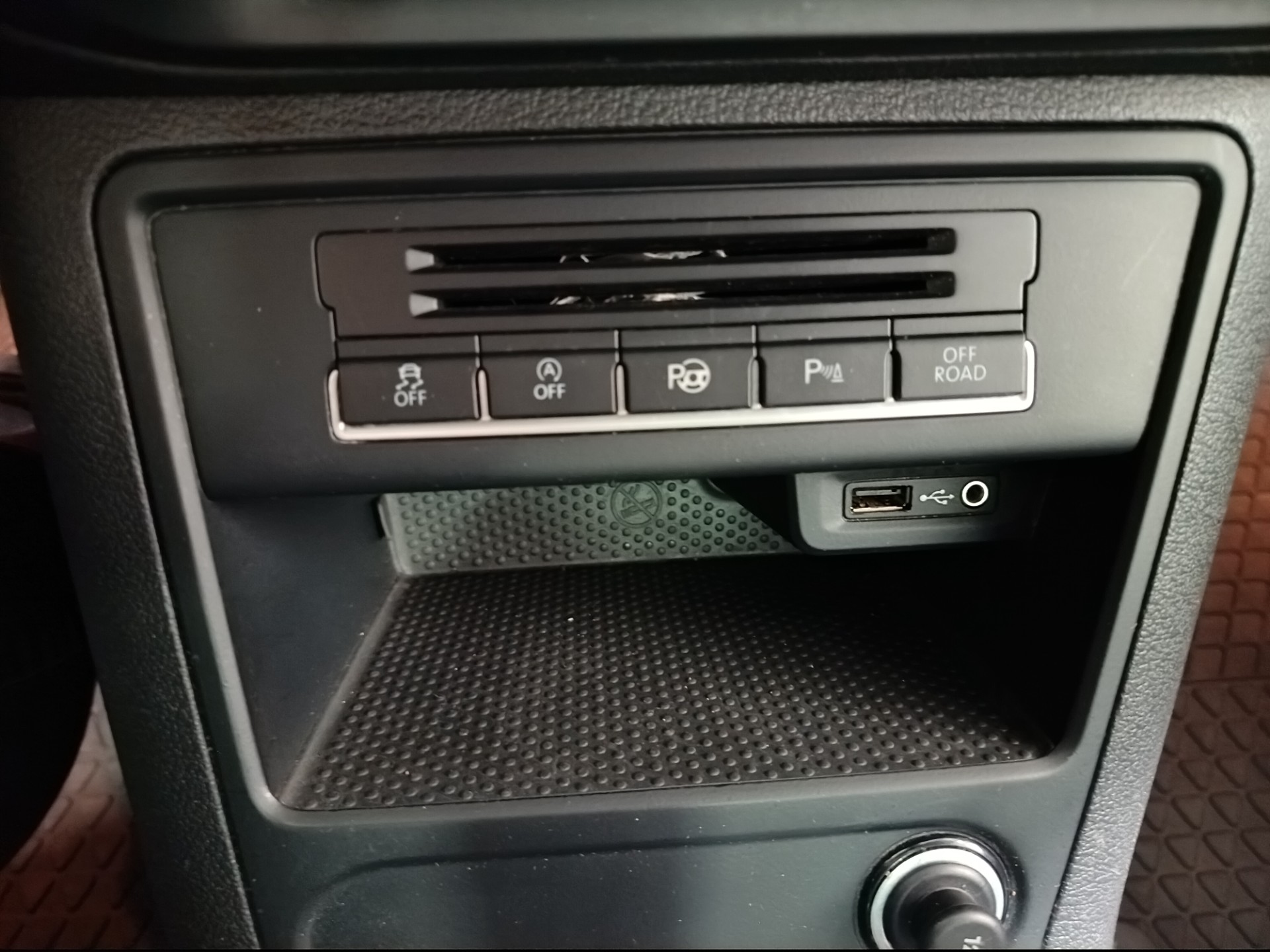 VOLKSWAGEN Tiguan 2016