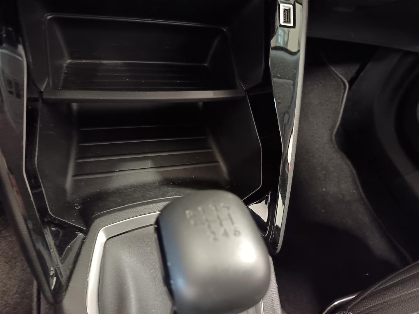 PEUGEOT 2008 2021