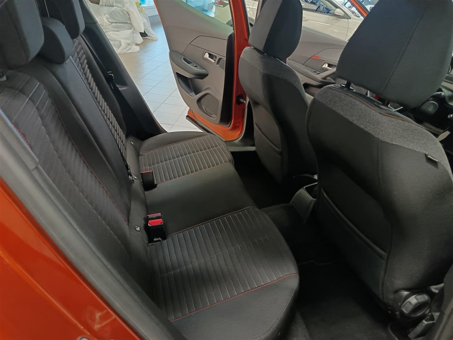 PEUGEOT 2008 2021
