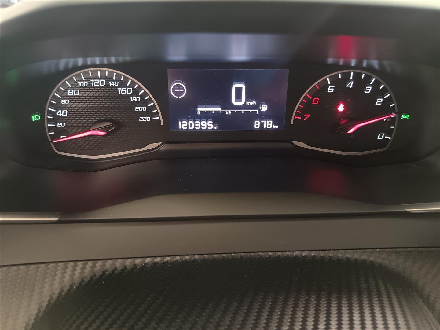 PEUGEOT 2008 2021