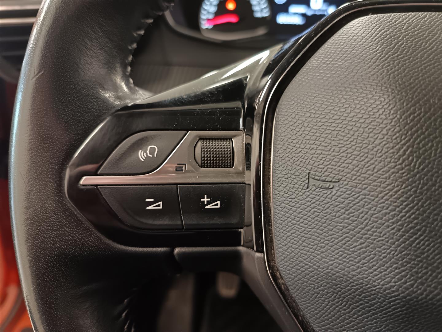 PEUGEOT 2008 2021