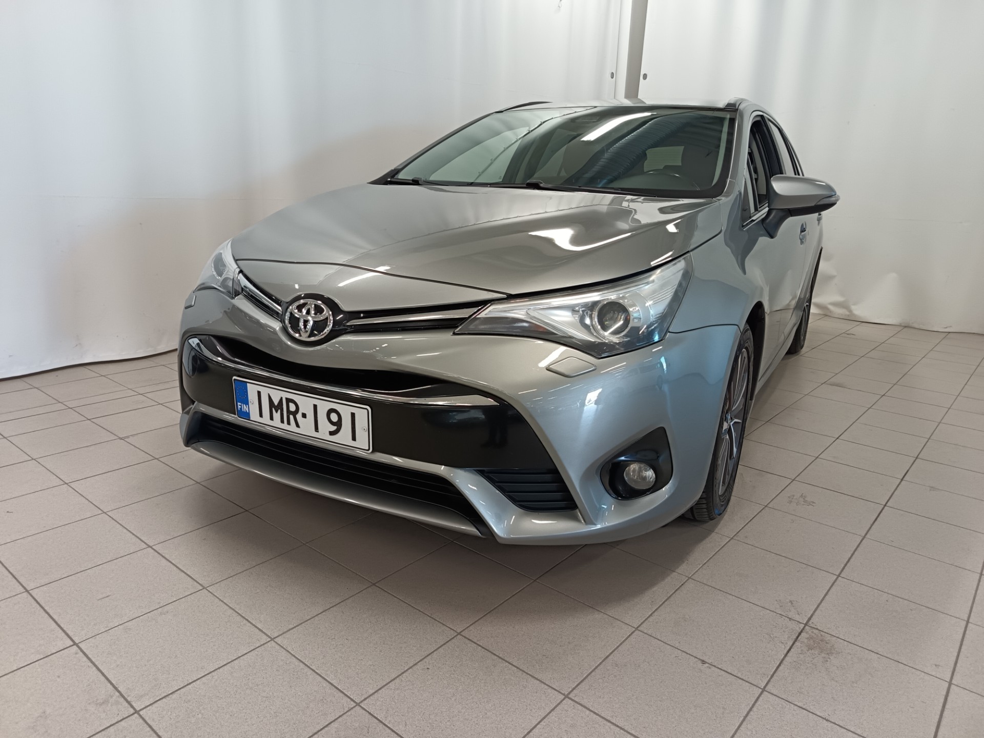 TOYOTA Avensis 2016