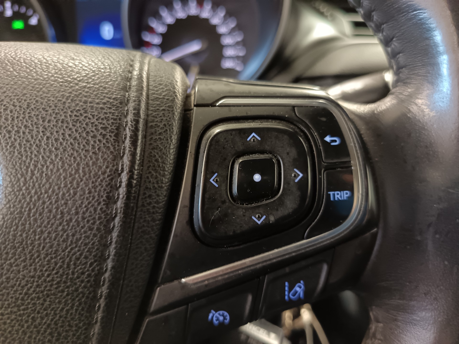 TOYOTA Avensis 2016