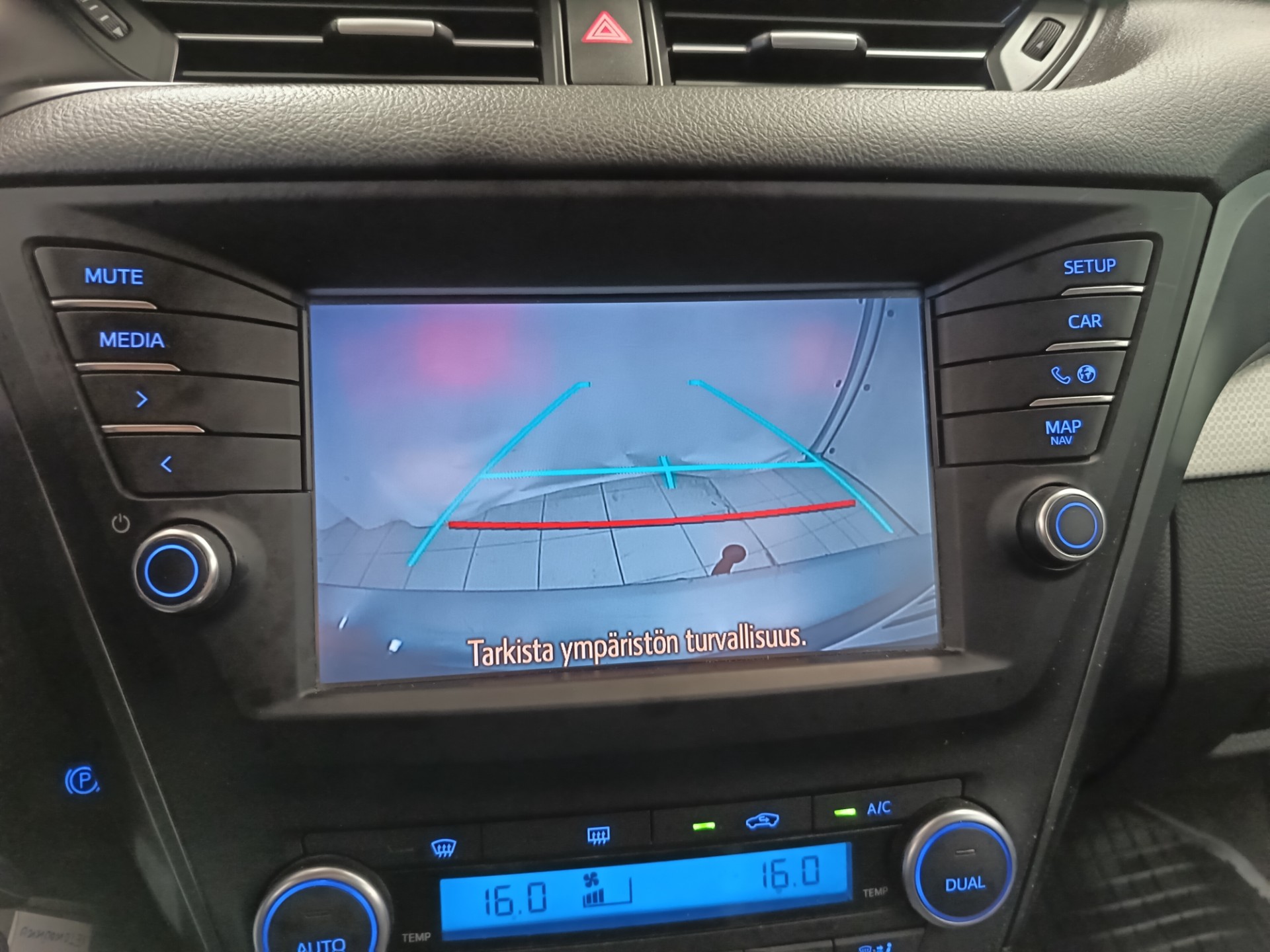 TOYOTA Avensis 2016