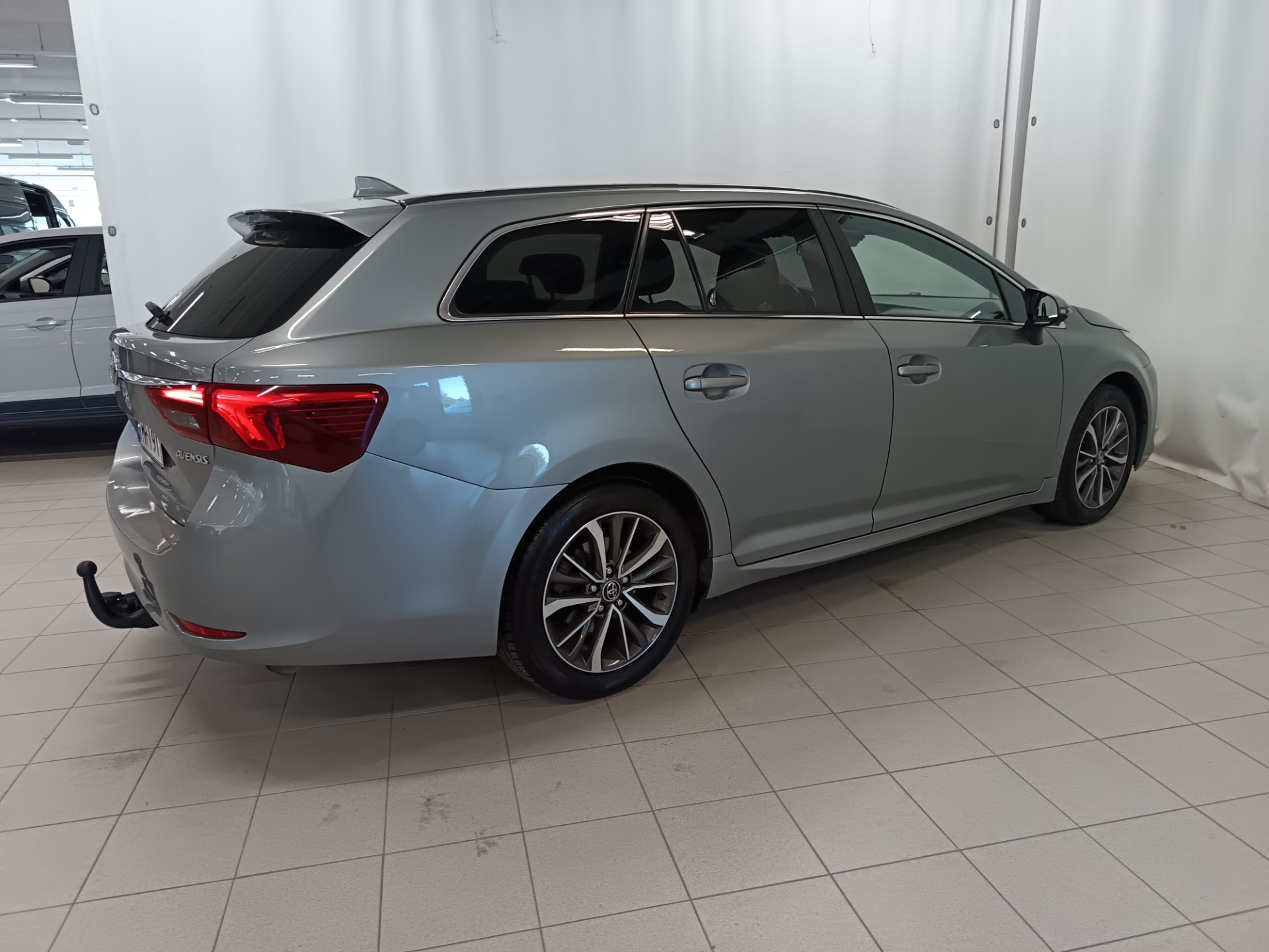 TOYOTA Avensis 2016