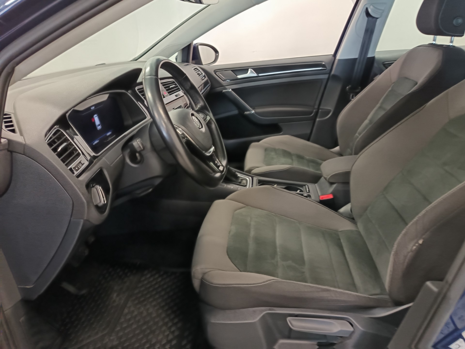 VOLKSWAGEN Golf 2018