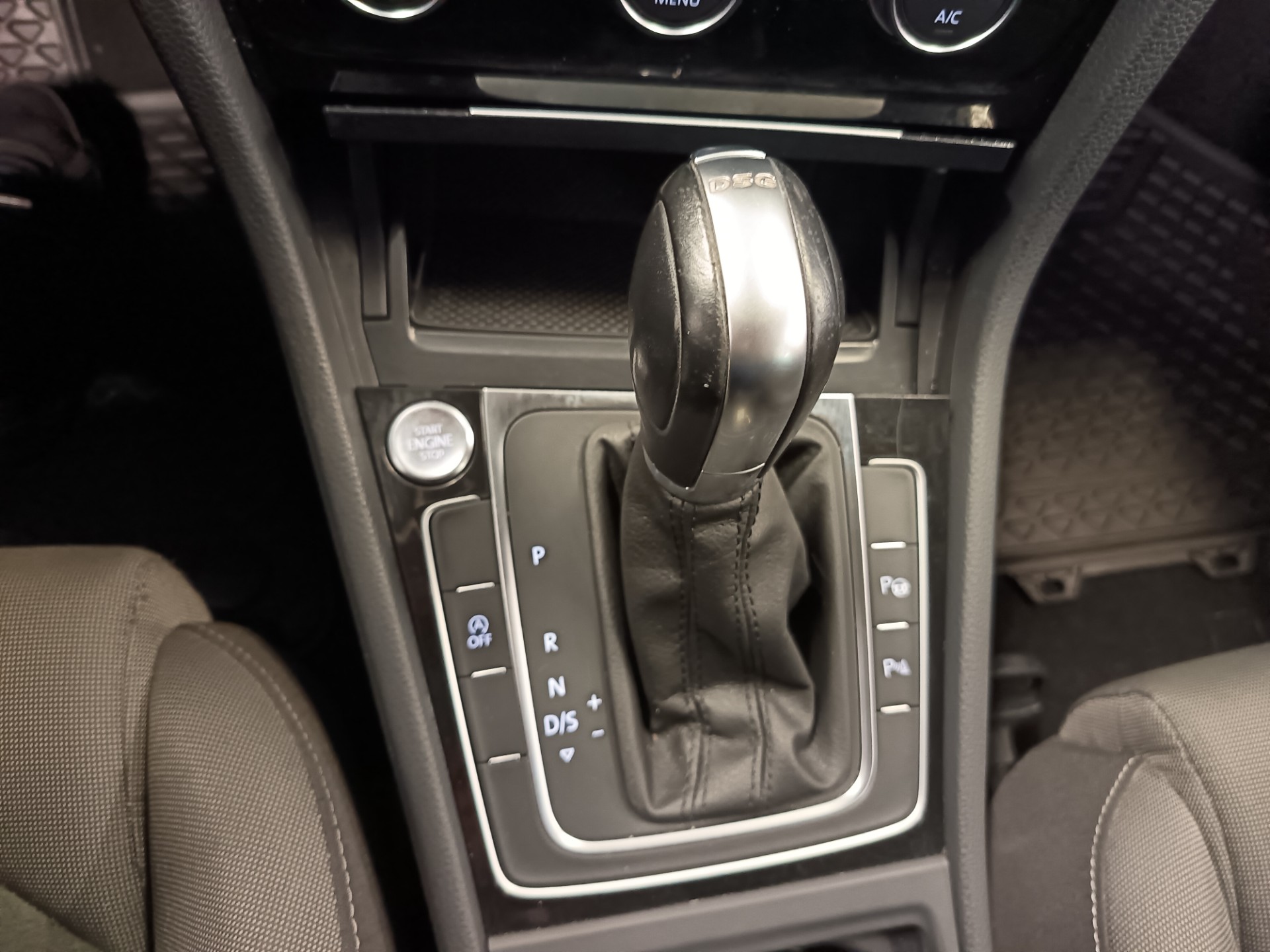 VOLKSWAGEN Golf 2018