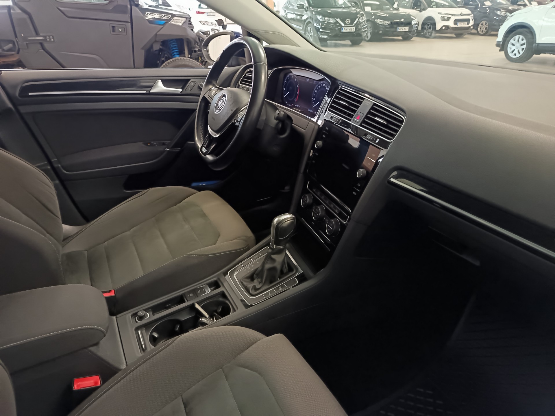 VOLKSWAGEN Golf 2018
