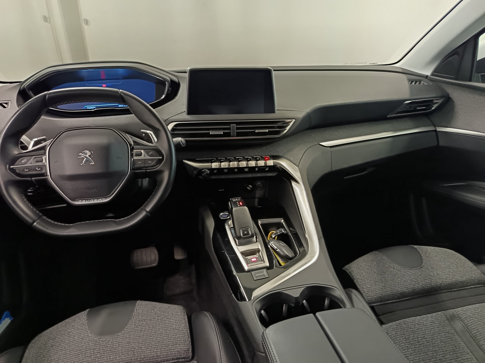 PEUGEOT 3008 2020
