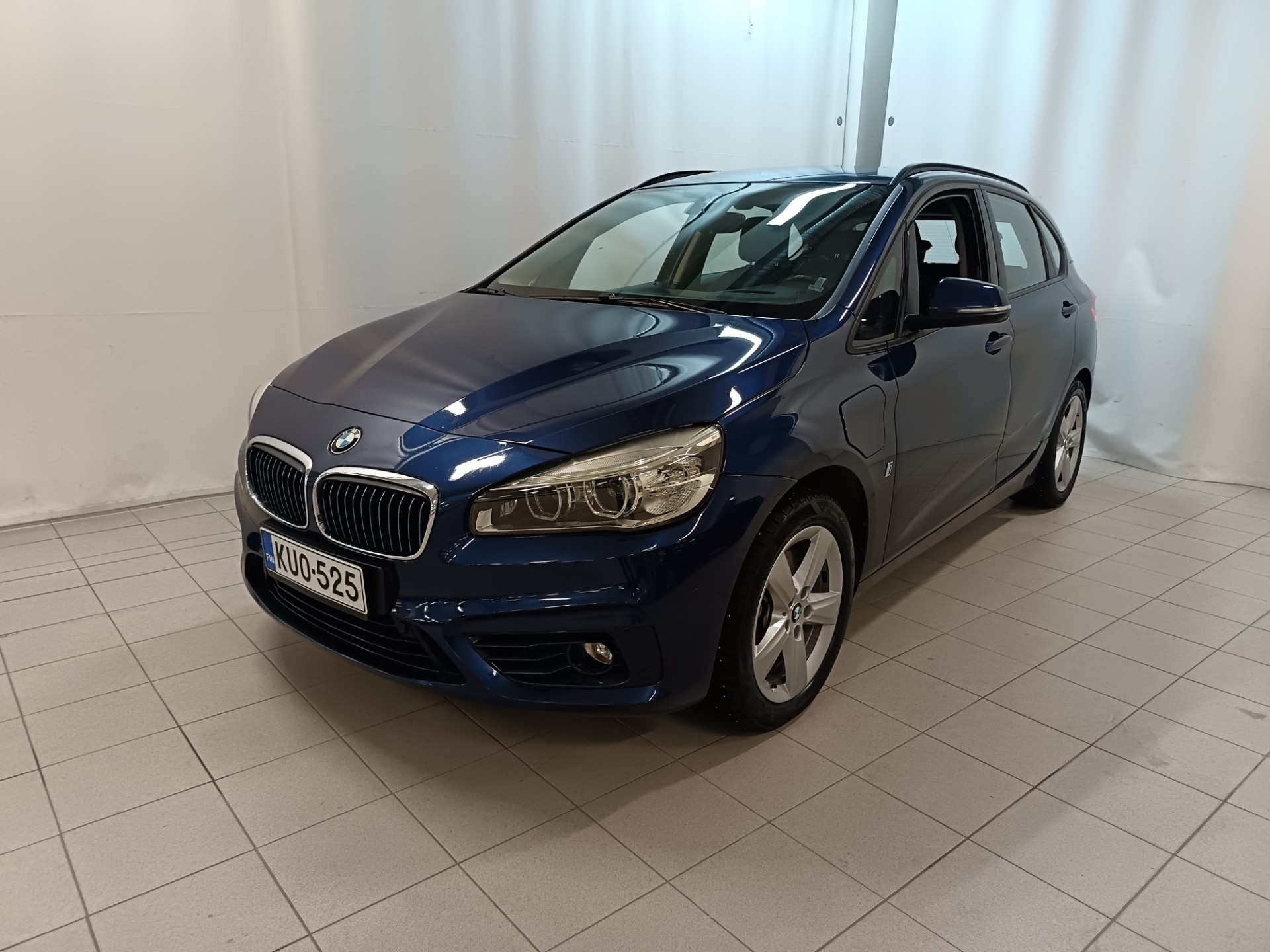 BMW 225 2016