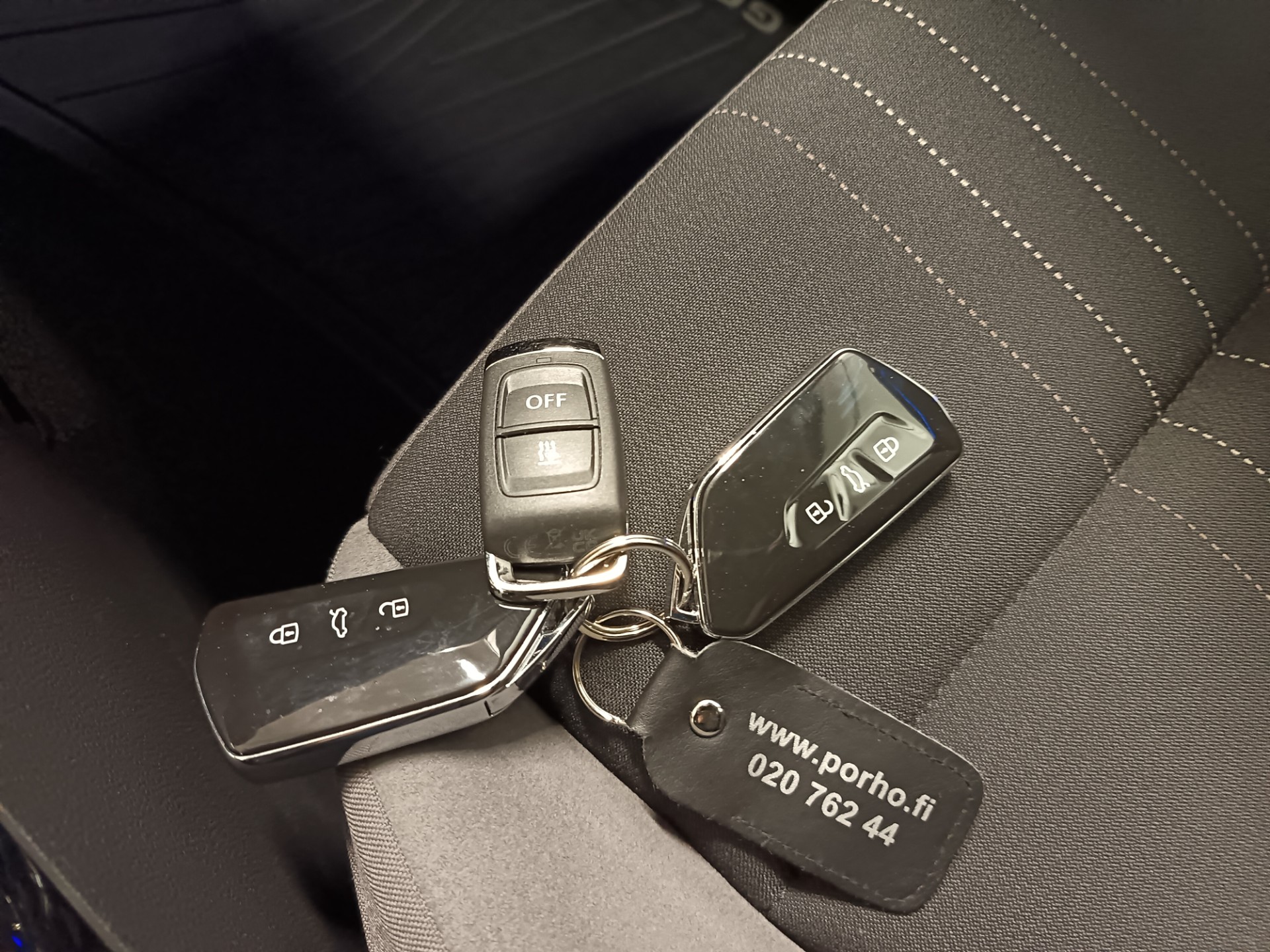VOLKSWAGEN Golf 2023