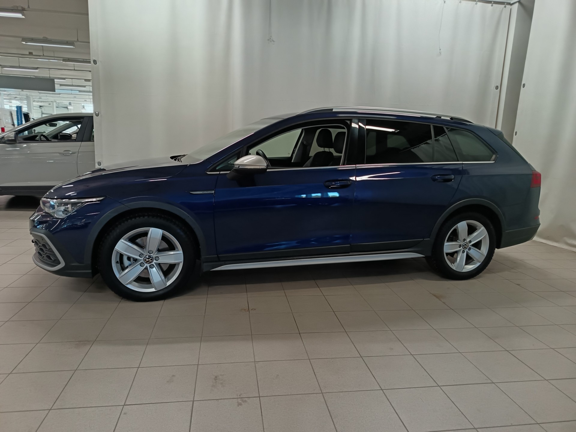 VOLKSWAGEN Golf 2023
