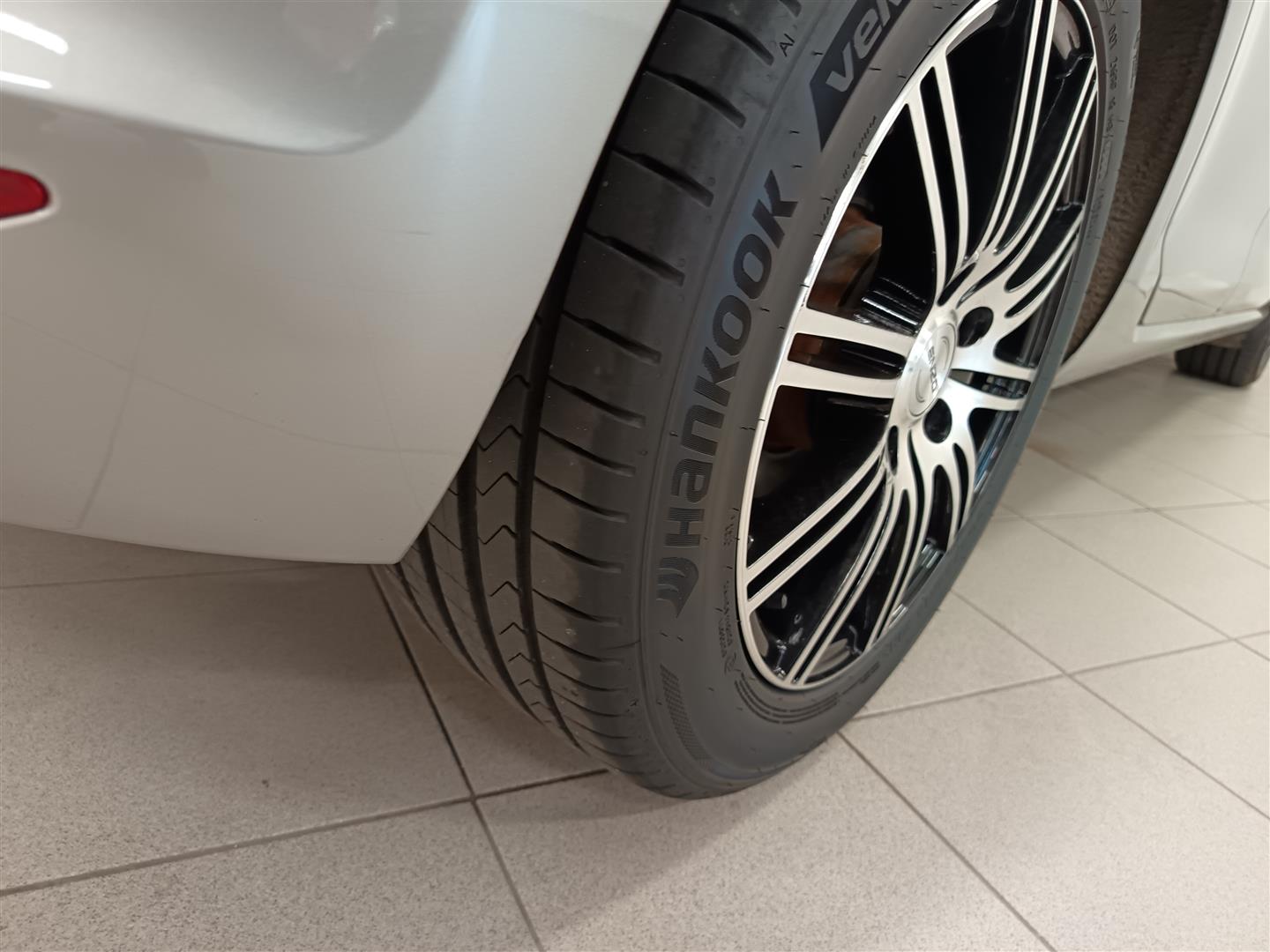 VOLKSWAGEN Golf 2012