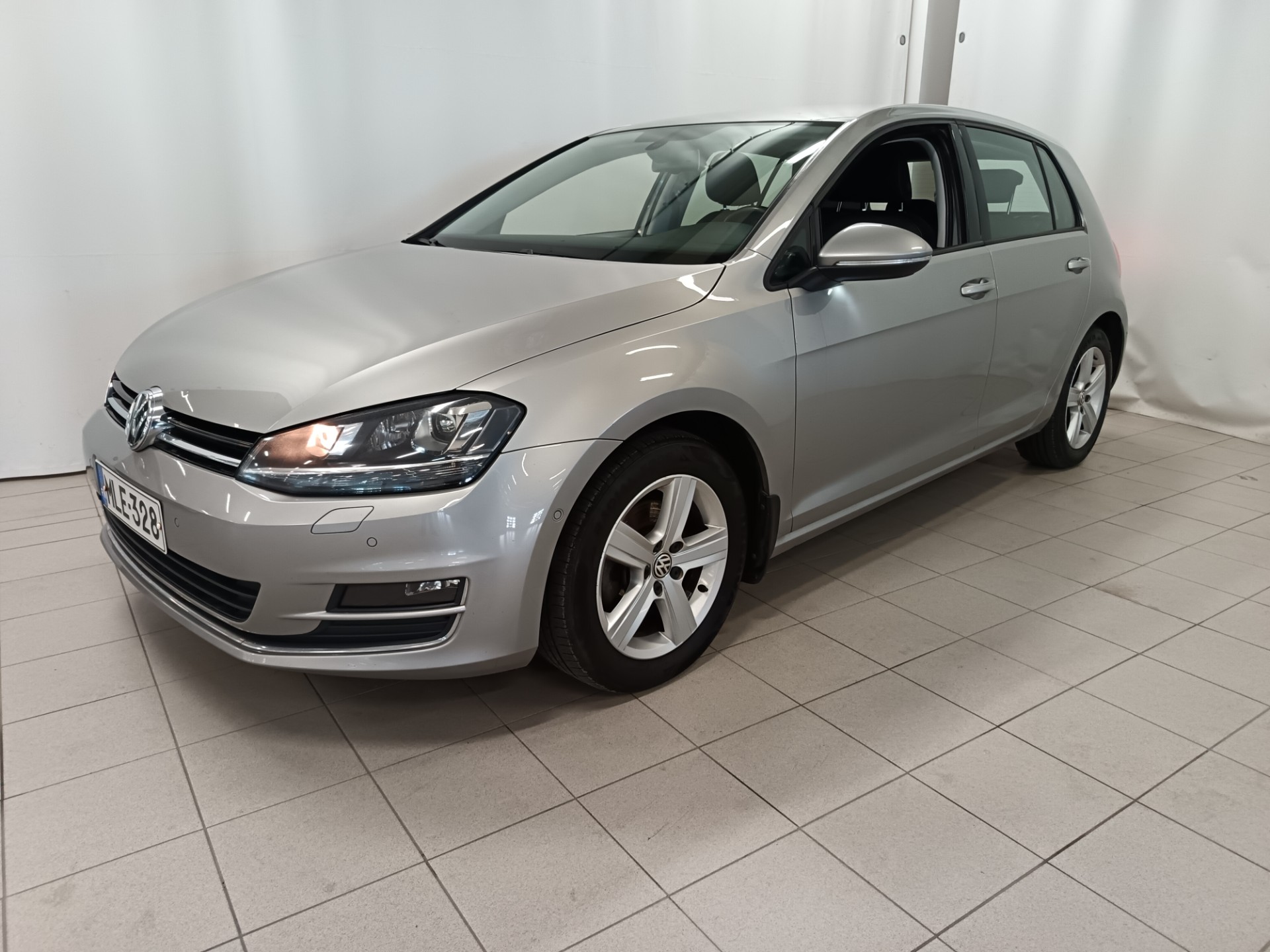 VOLKSWAGEN Golf 2013