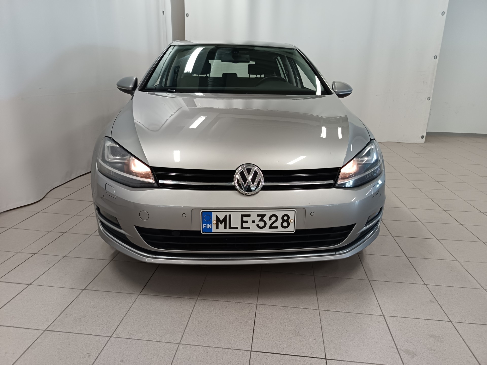 VOLKSWAGEN Golf 2013