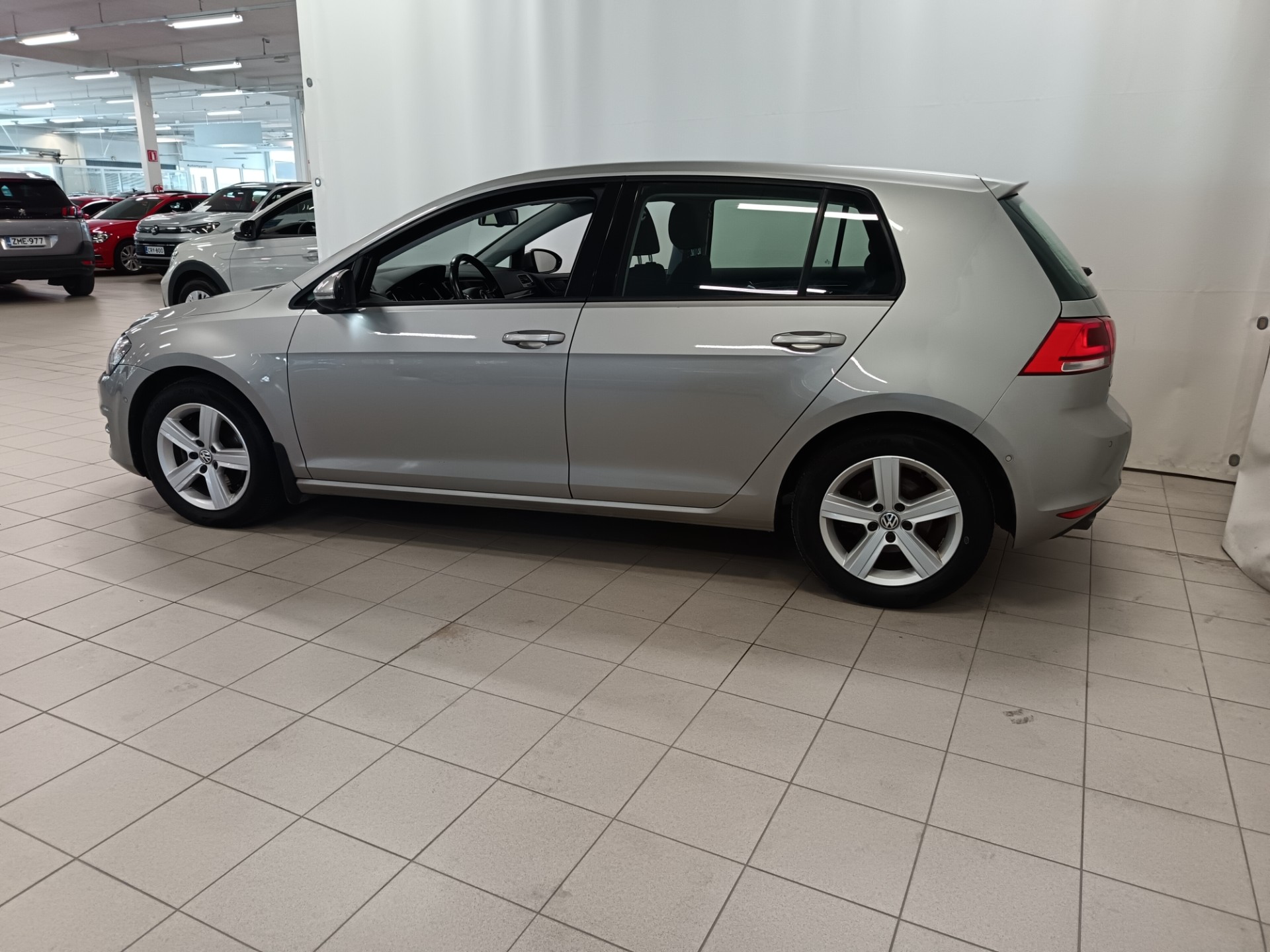 VOLKSWAGEN Golf 2013