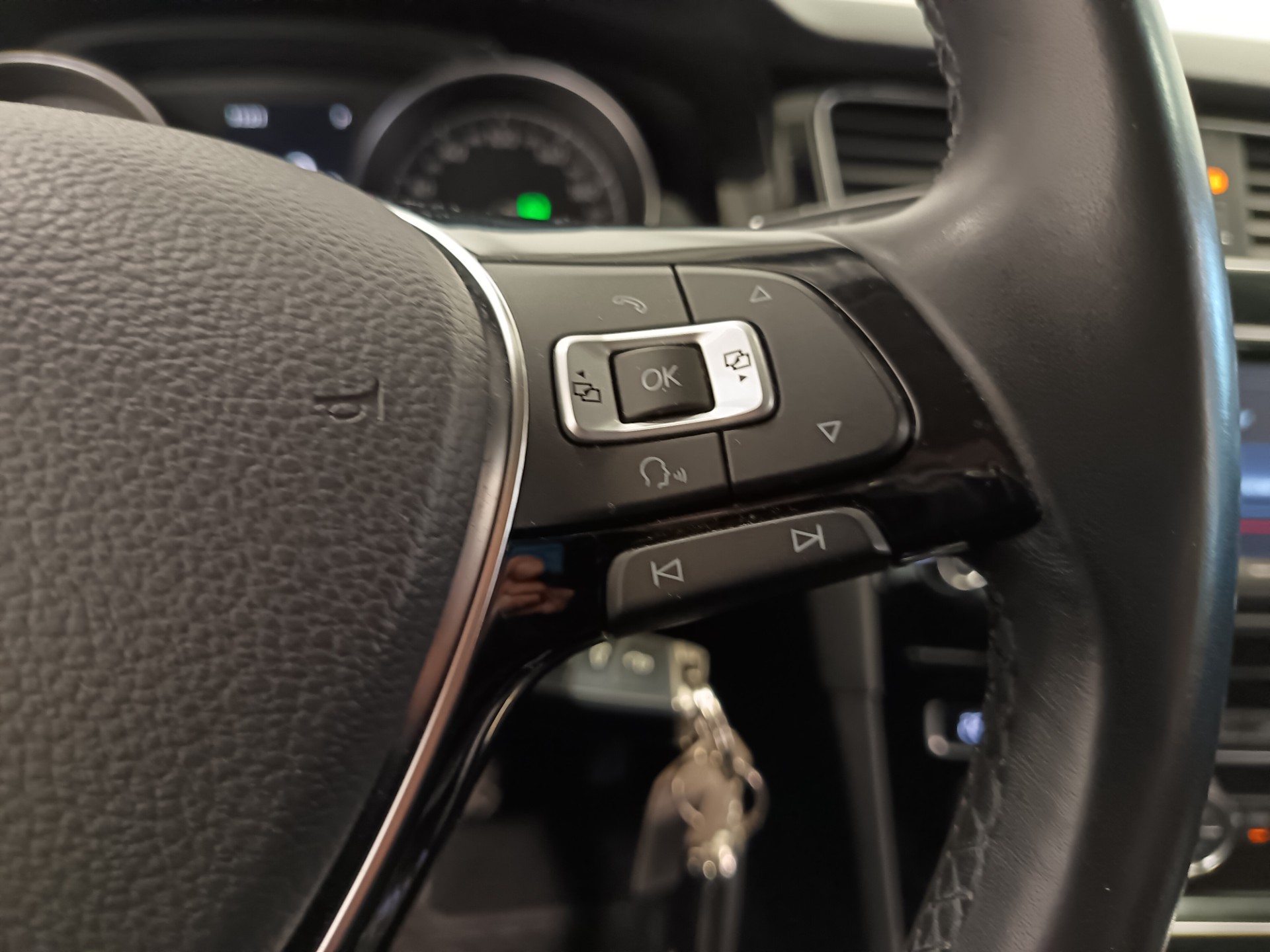VOLKSWAGEN Golf 2013