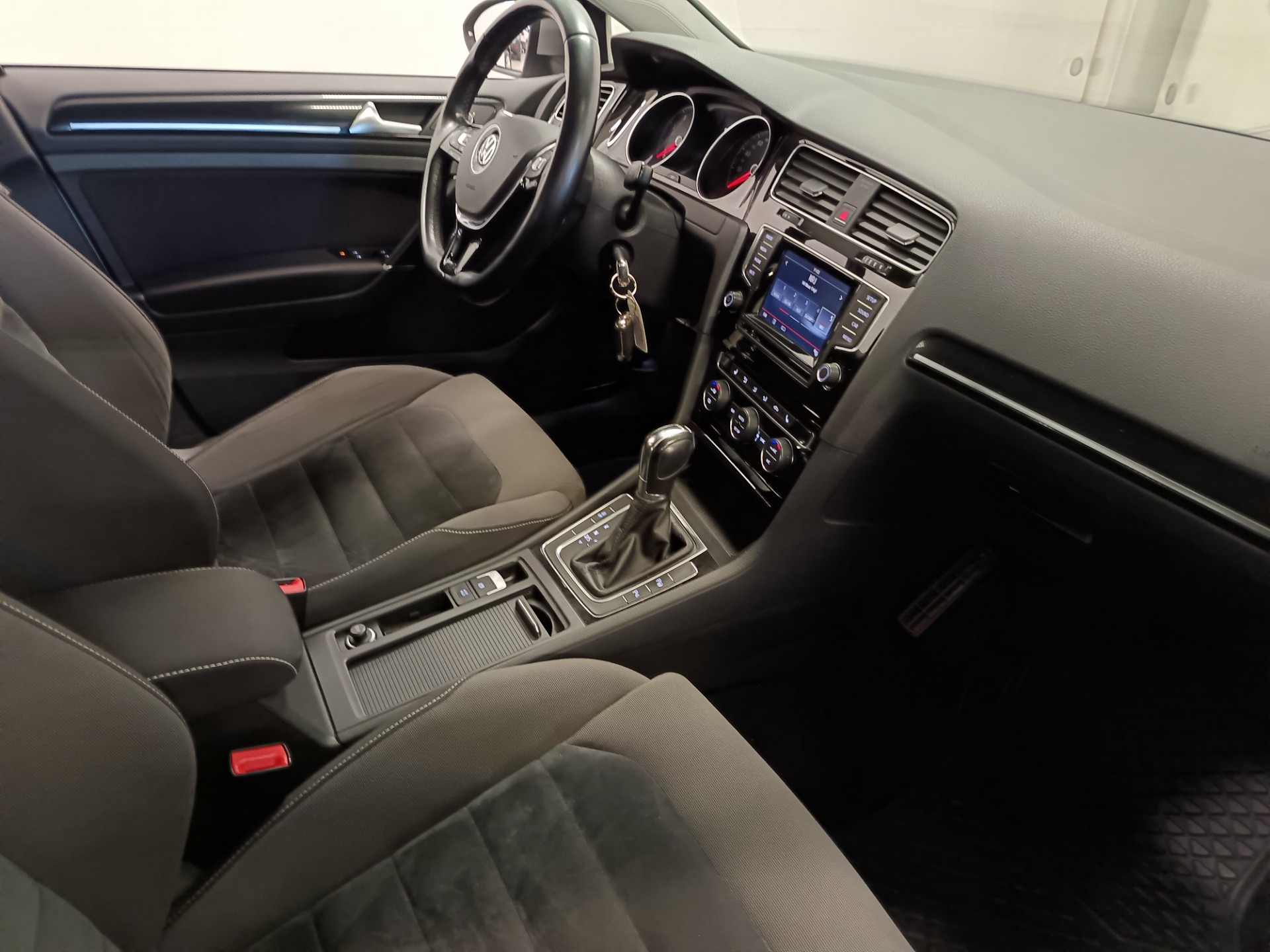 VOLKSWAGEN Golf 2013