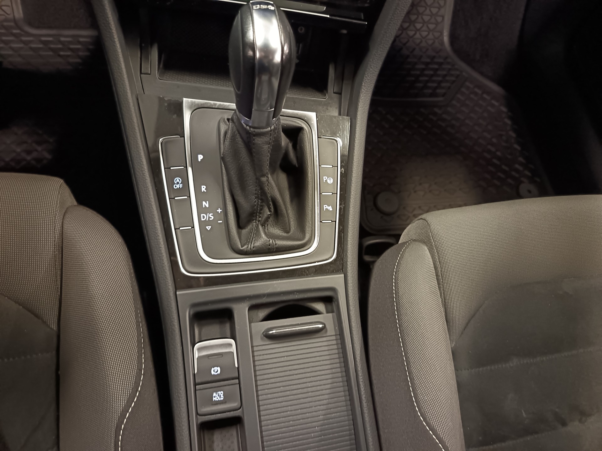 VOLKSWAGEN Golf 2013