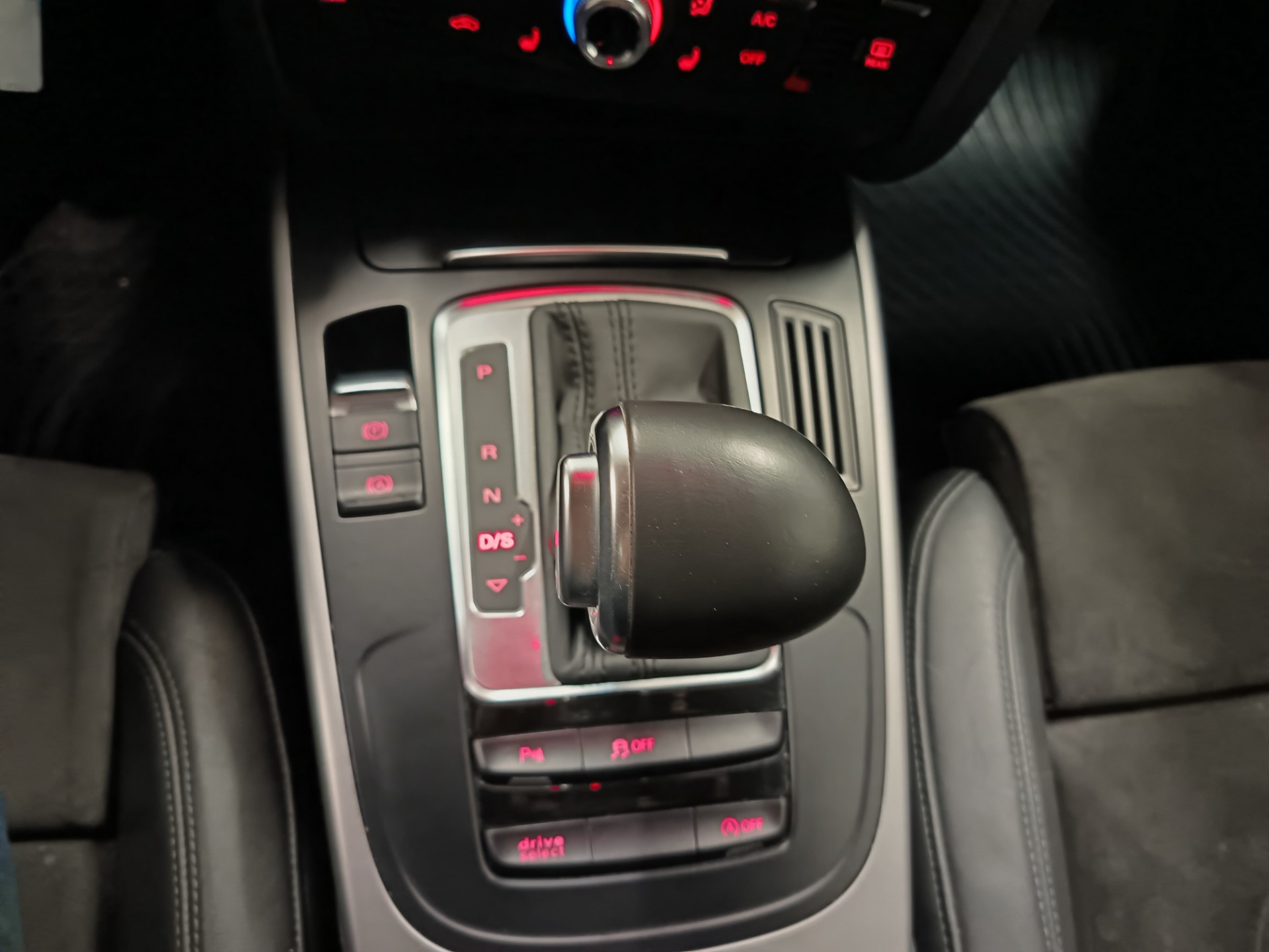 AUDI A4 2014