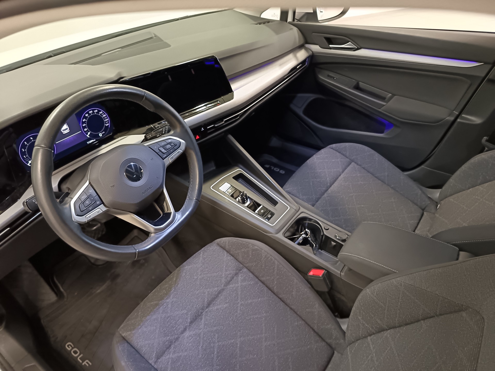 VOLKSWAGEN Golf 2022