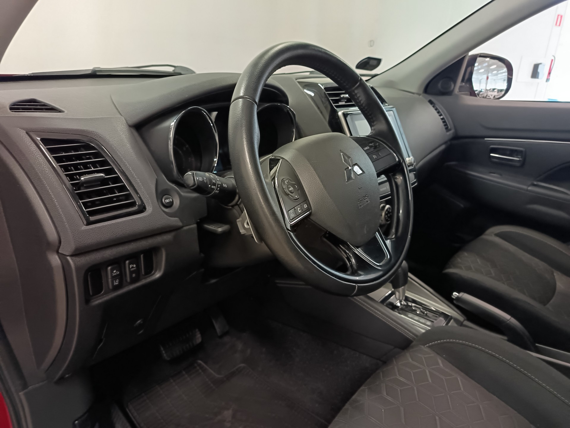 MITSUBISHI ASX 2020