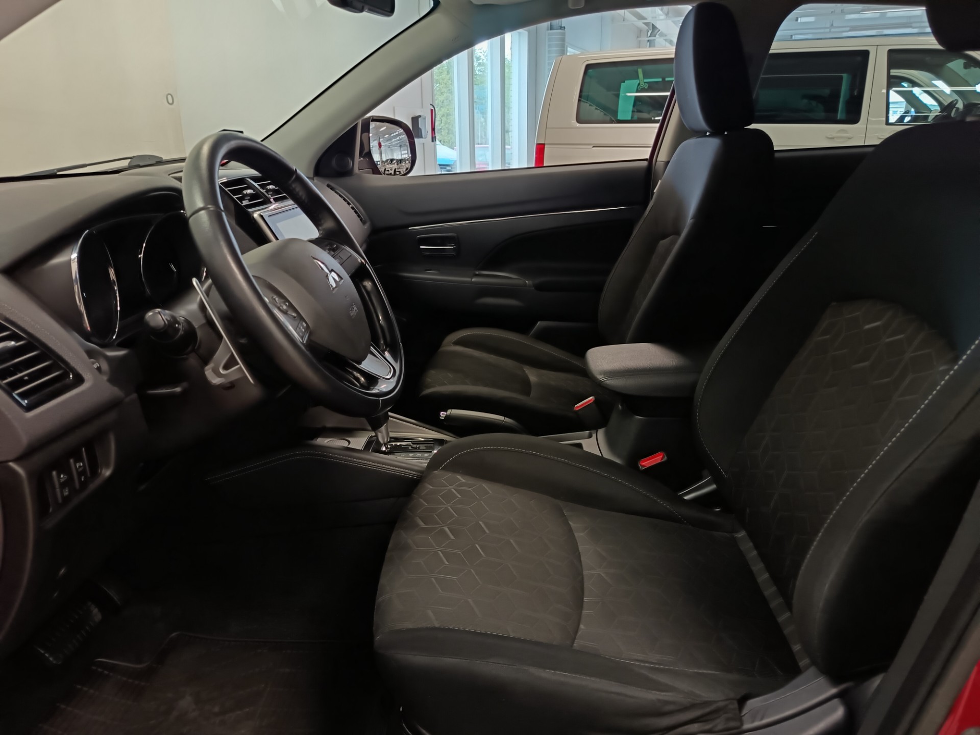 MITSUBISHI ASX 2020