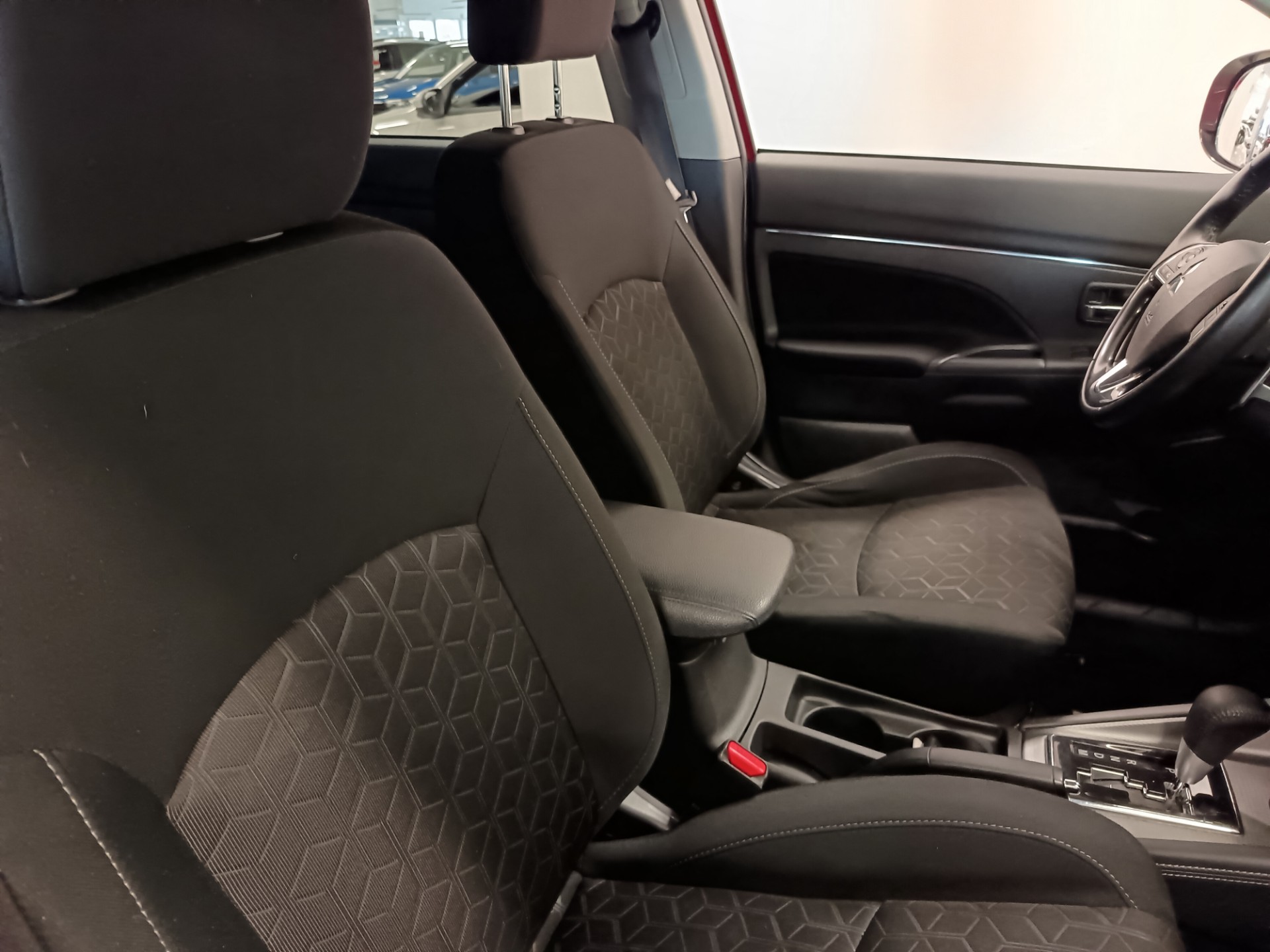 MITSUBISHI ASX 2020