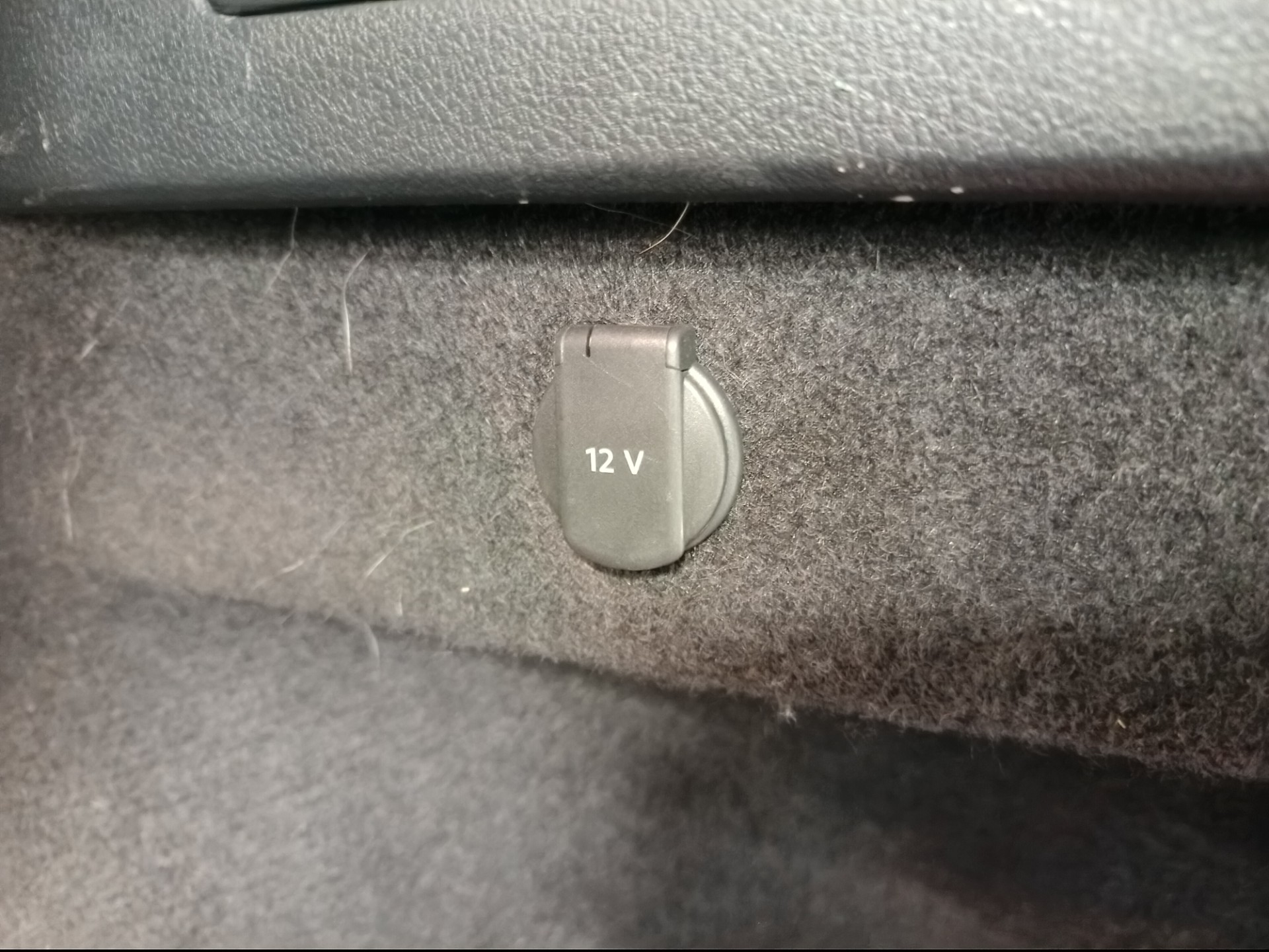 VOLKSWAGEN Passat 2023