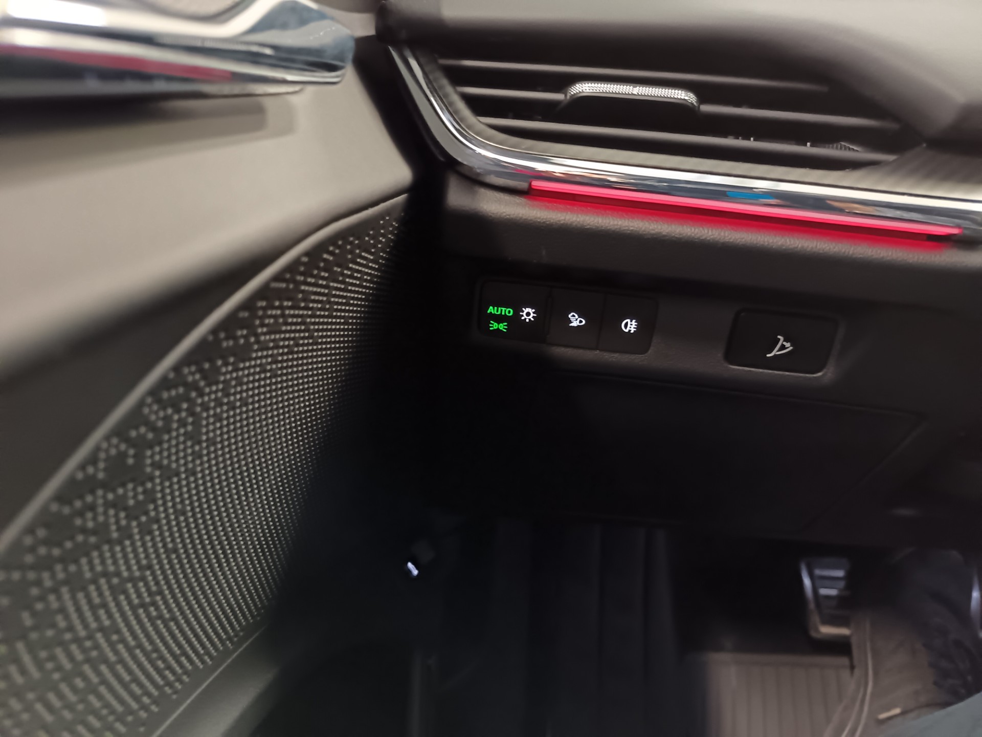 SKODA Enyaq 2024