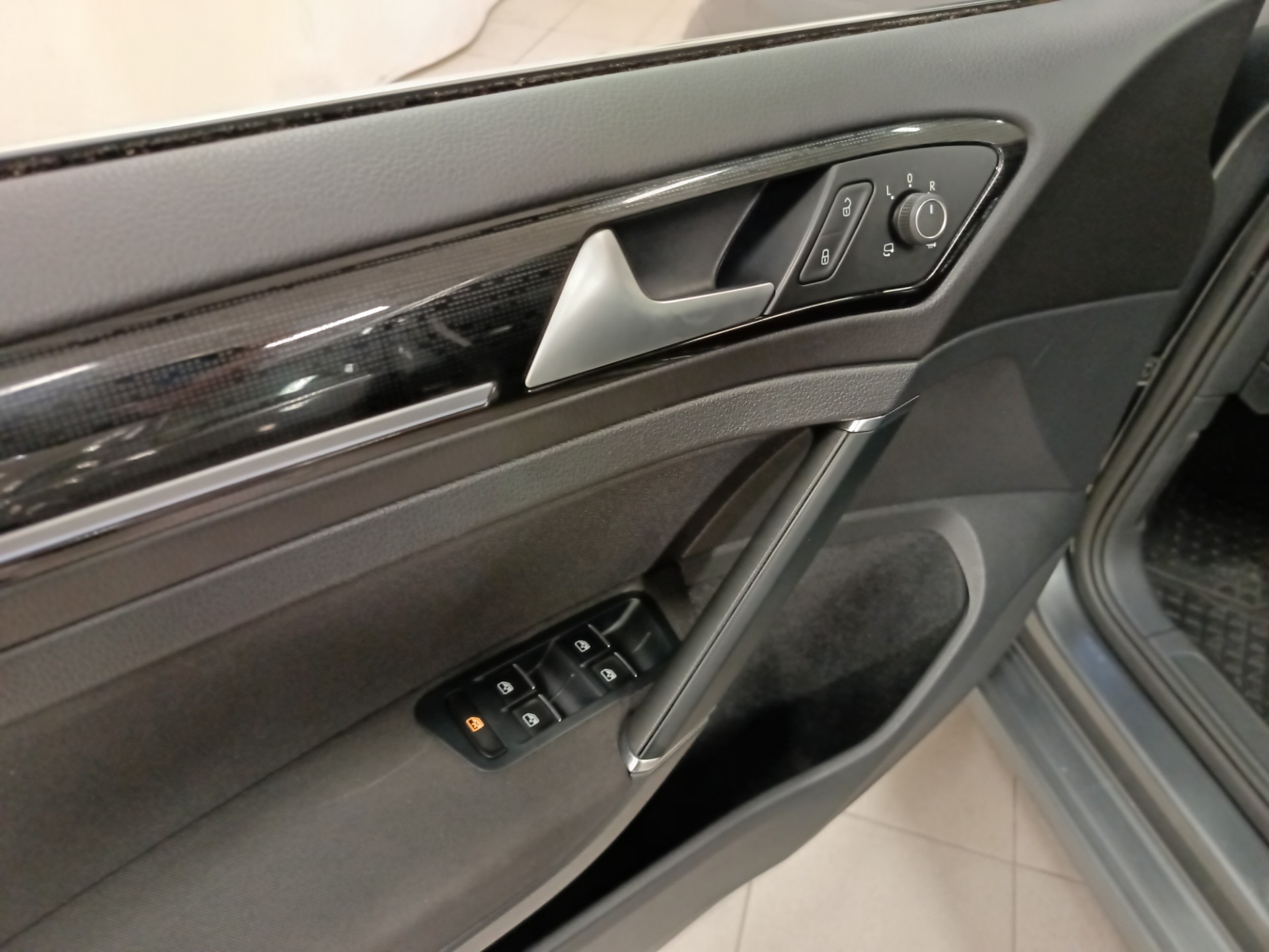 VOLKSWAGEN Golf 2017