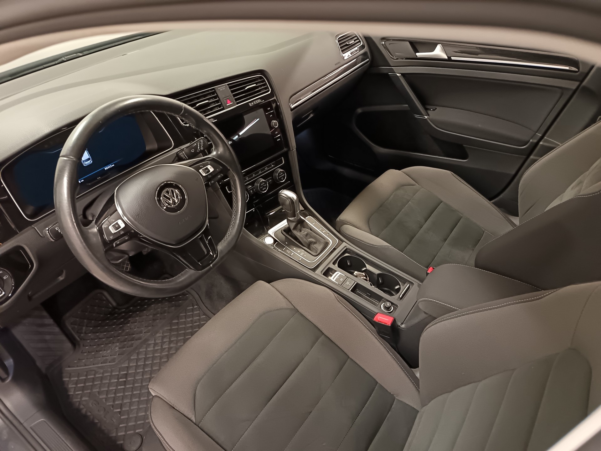 VOLKSWAGEN Golf 2017