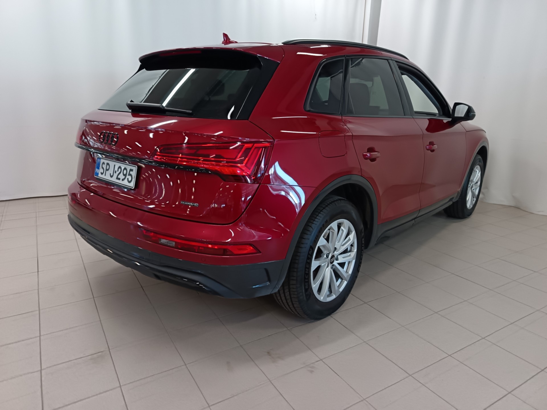 AUDI Q5 8
