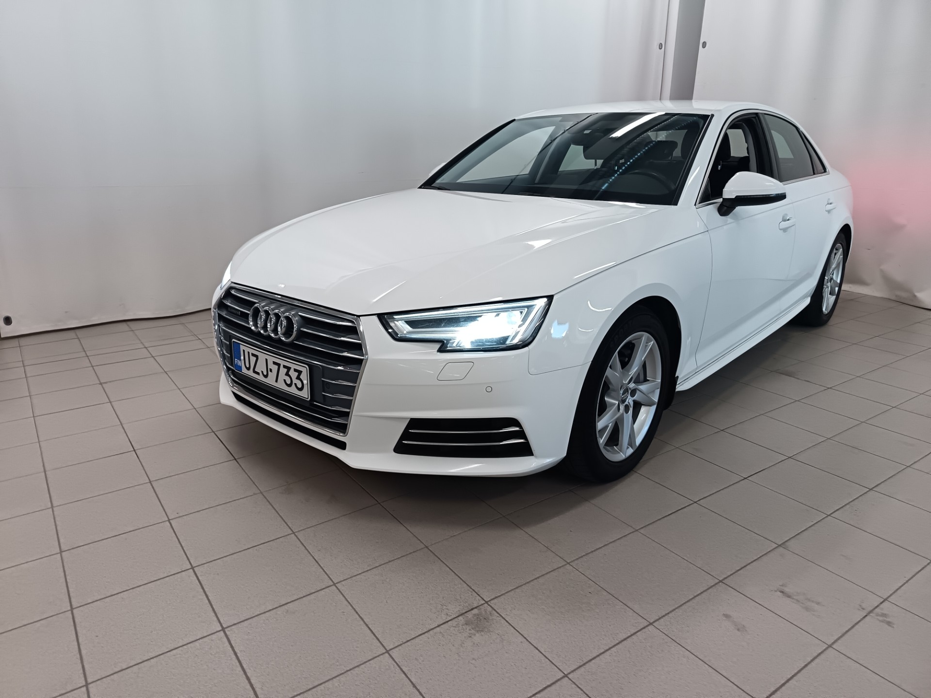 AUDI A4 2016
