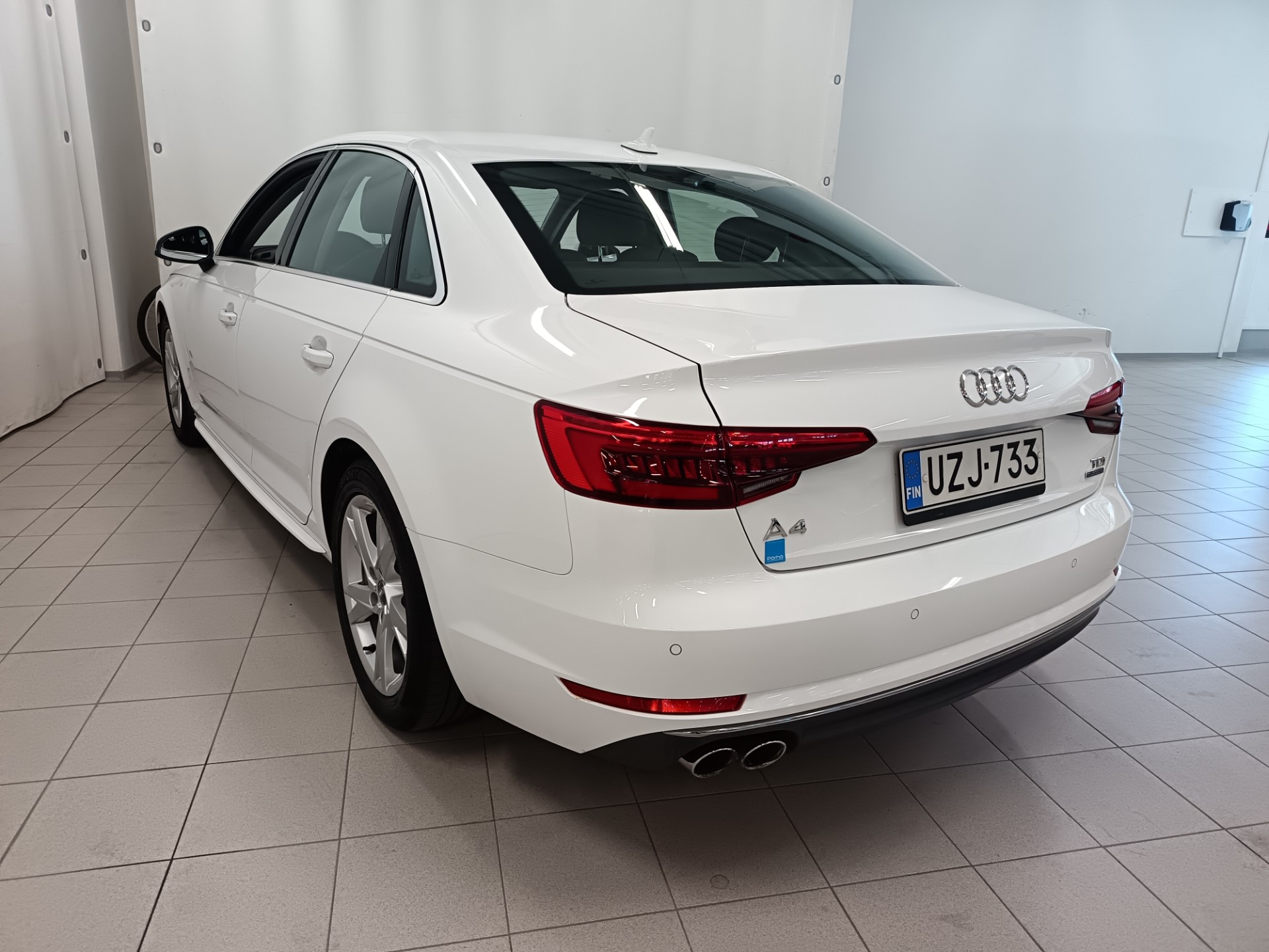AUDI A4 2016