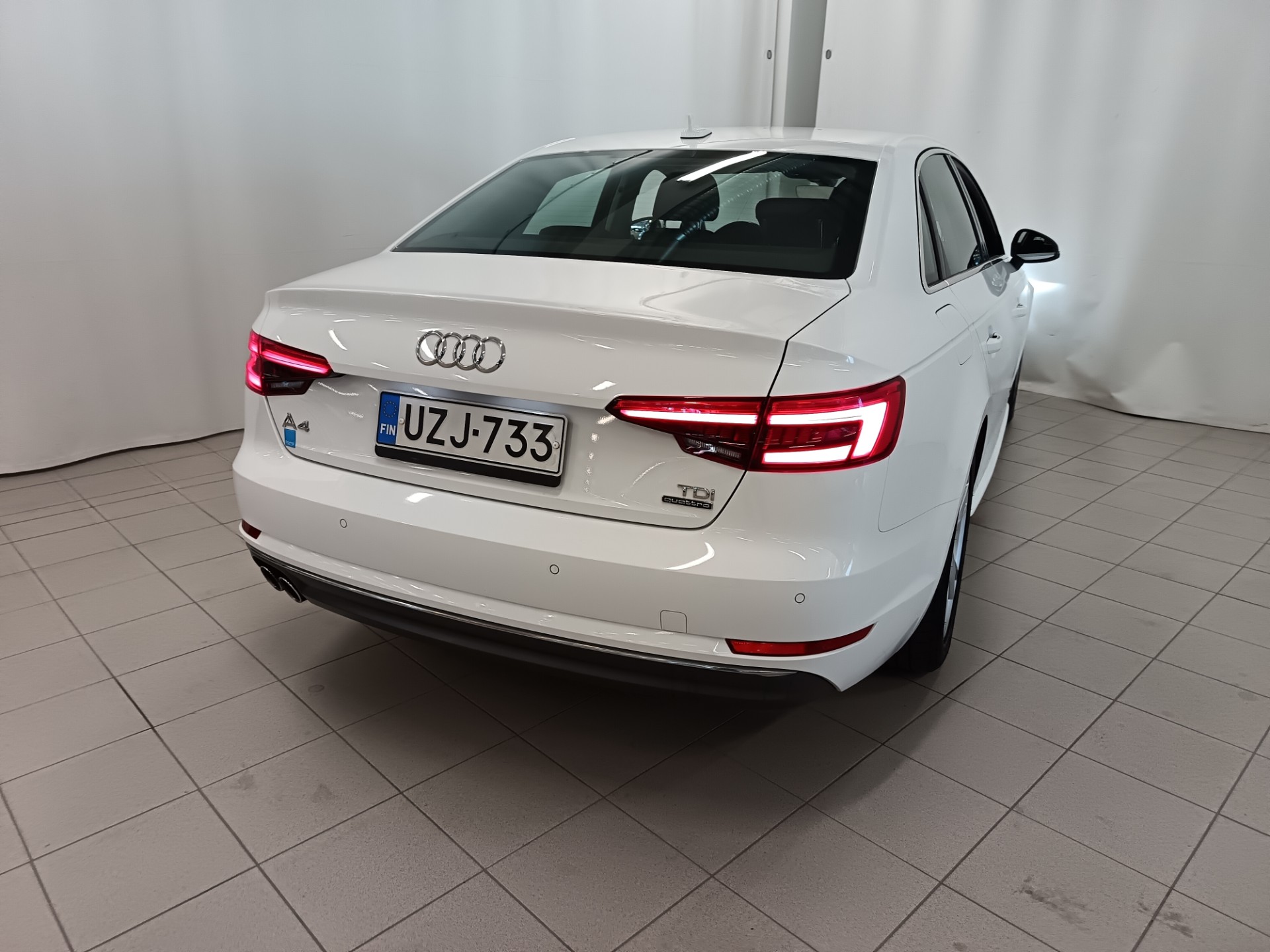 AUDI A4 2016