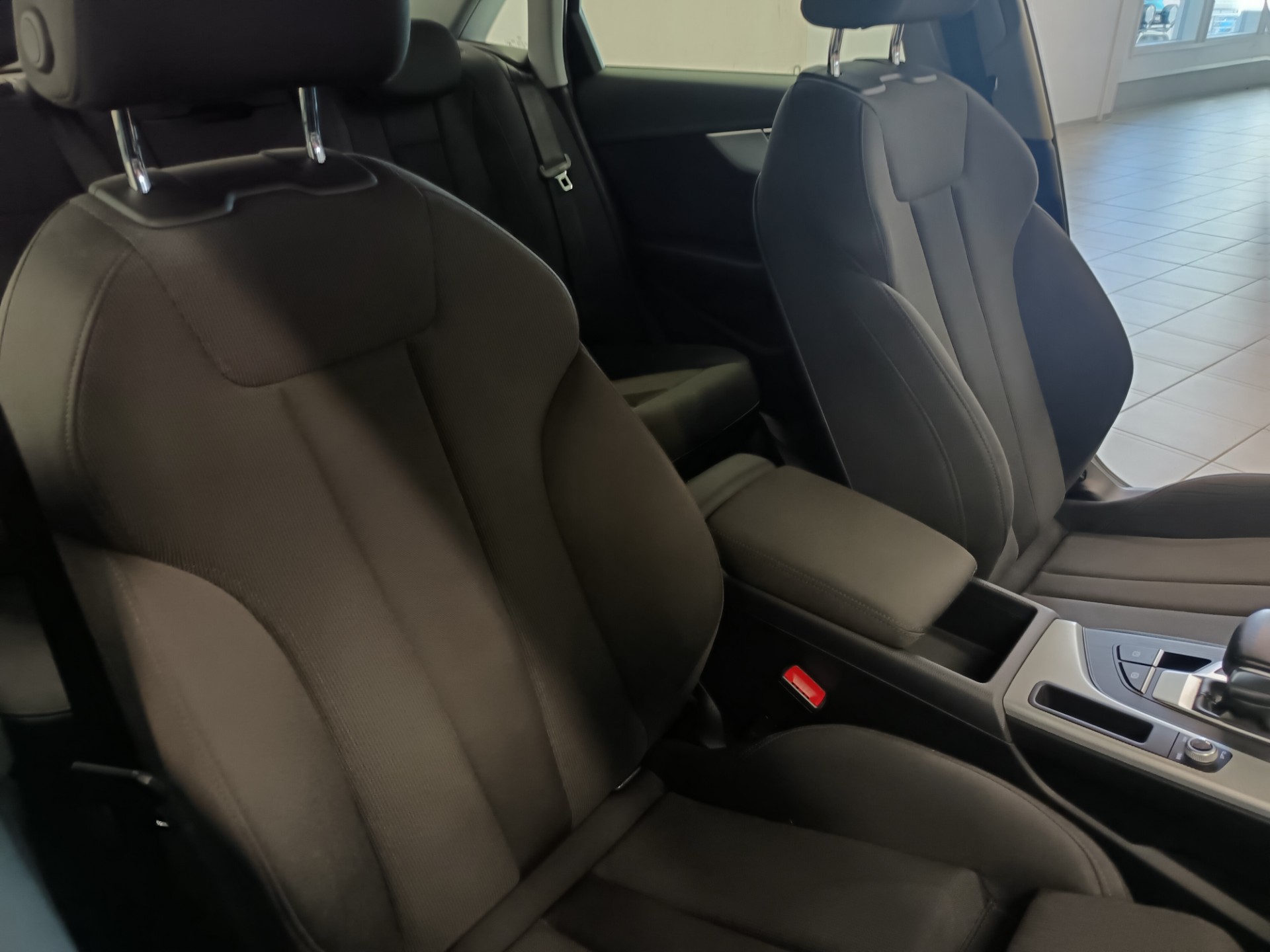 AUDI A4 2016