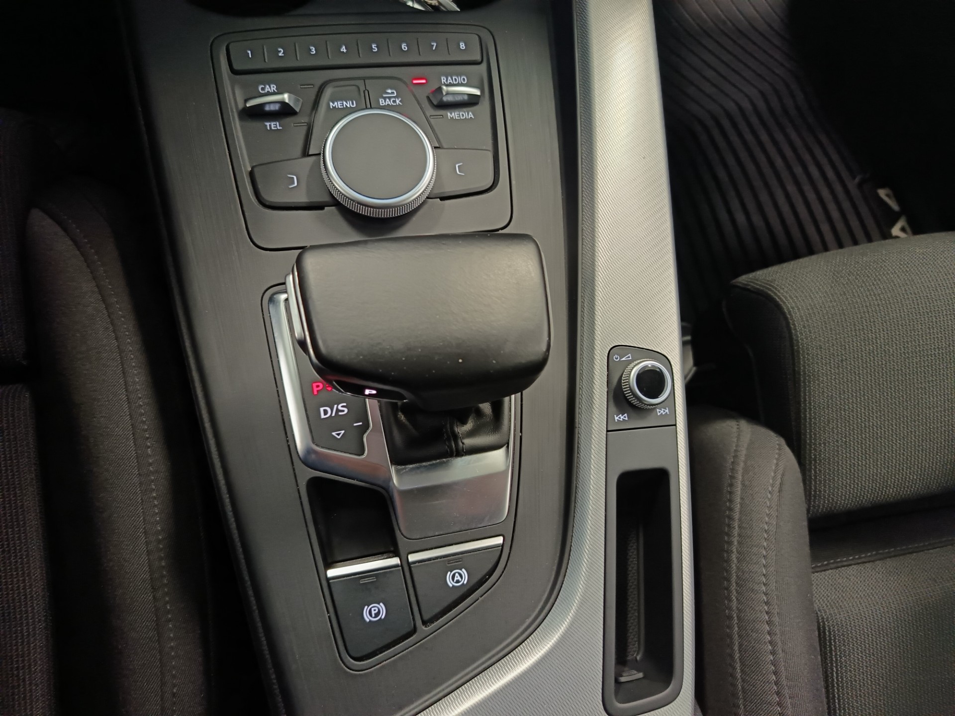 AUDI A4 2016