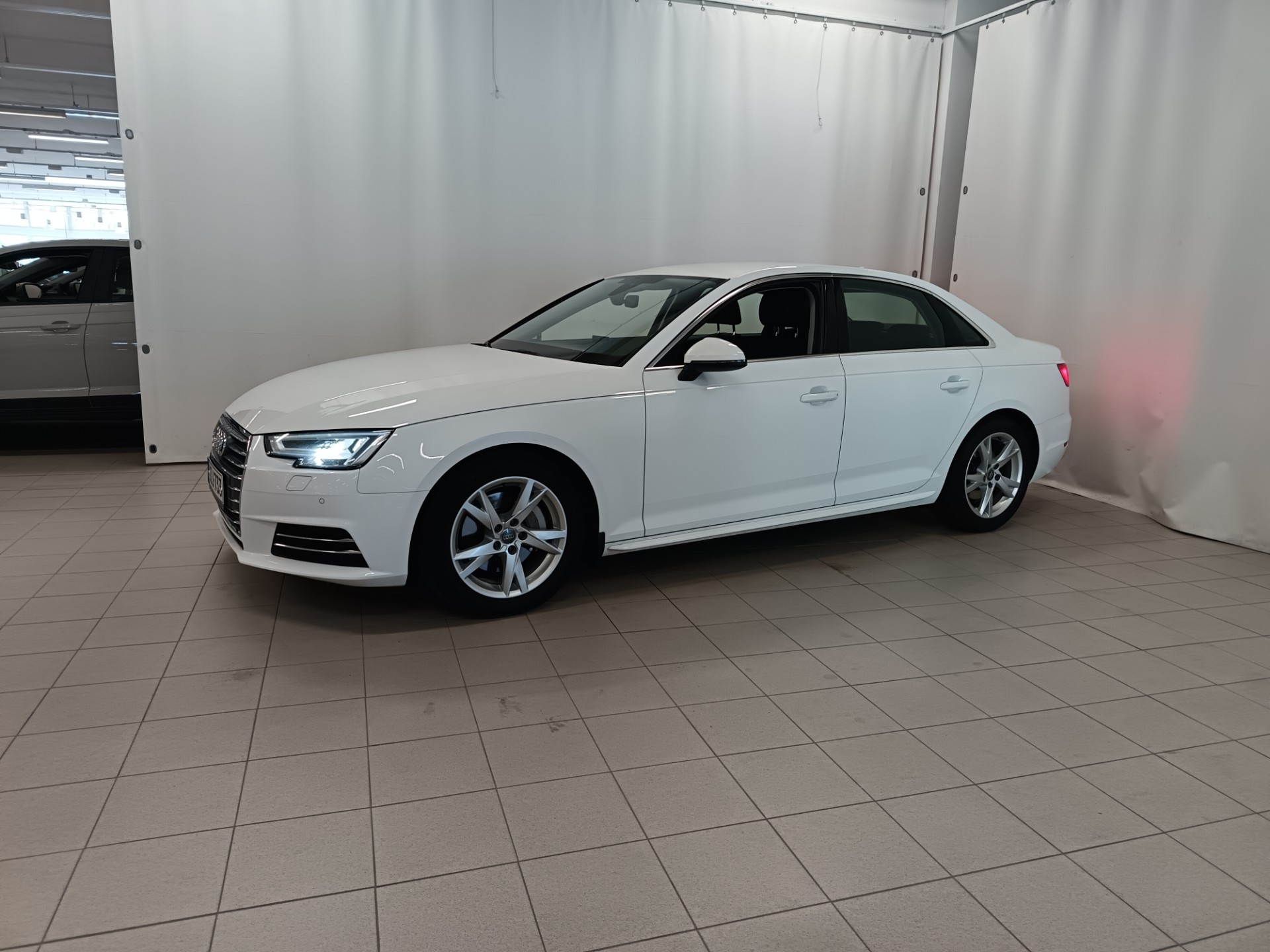 AUDI A4 2016