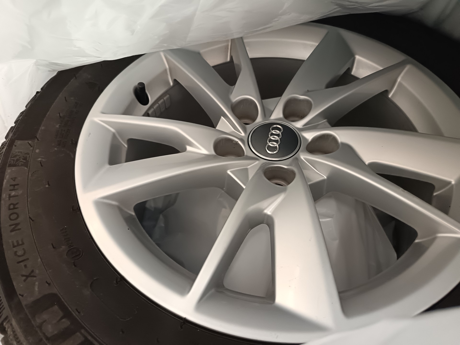 AUDI A4 2016