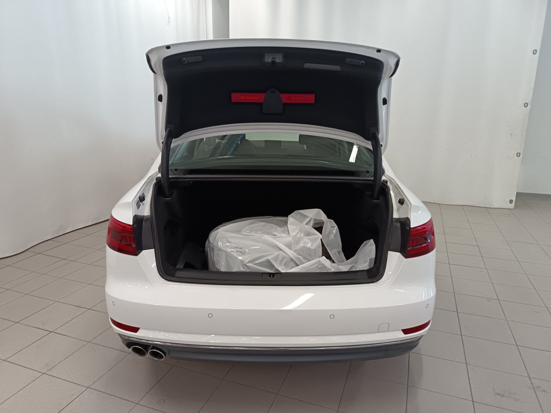 AUDI A4 2016
