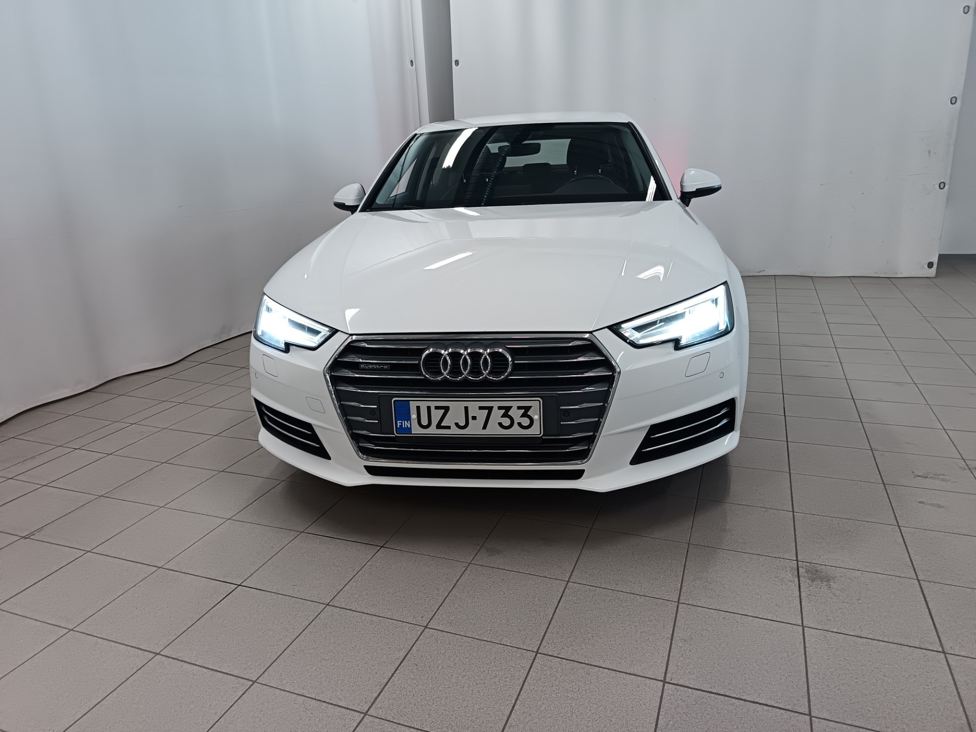 AUDI A4 2016