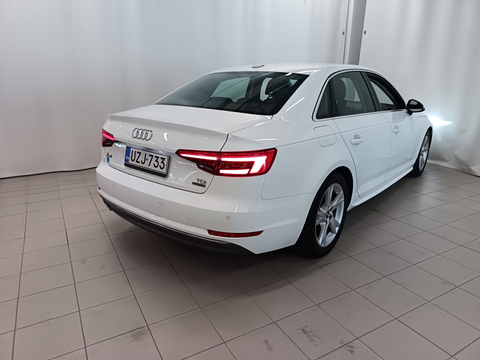 AUDI A4 2016