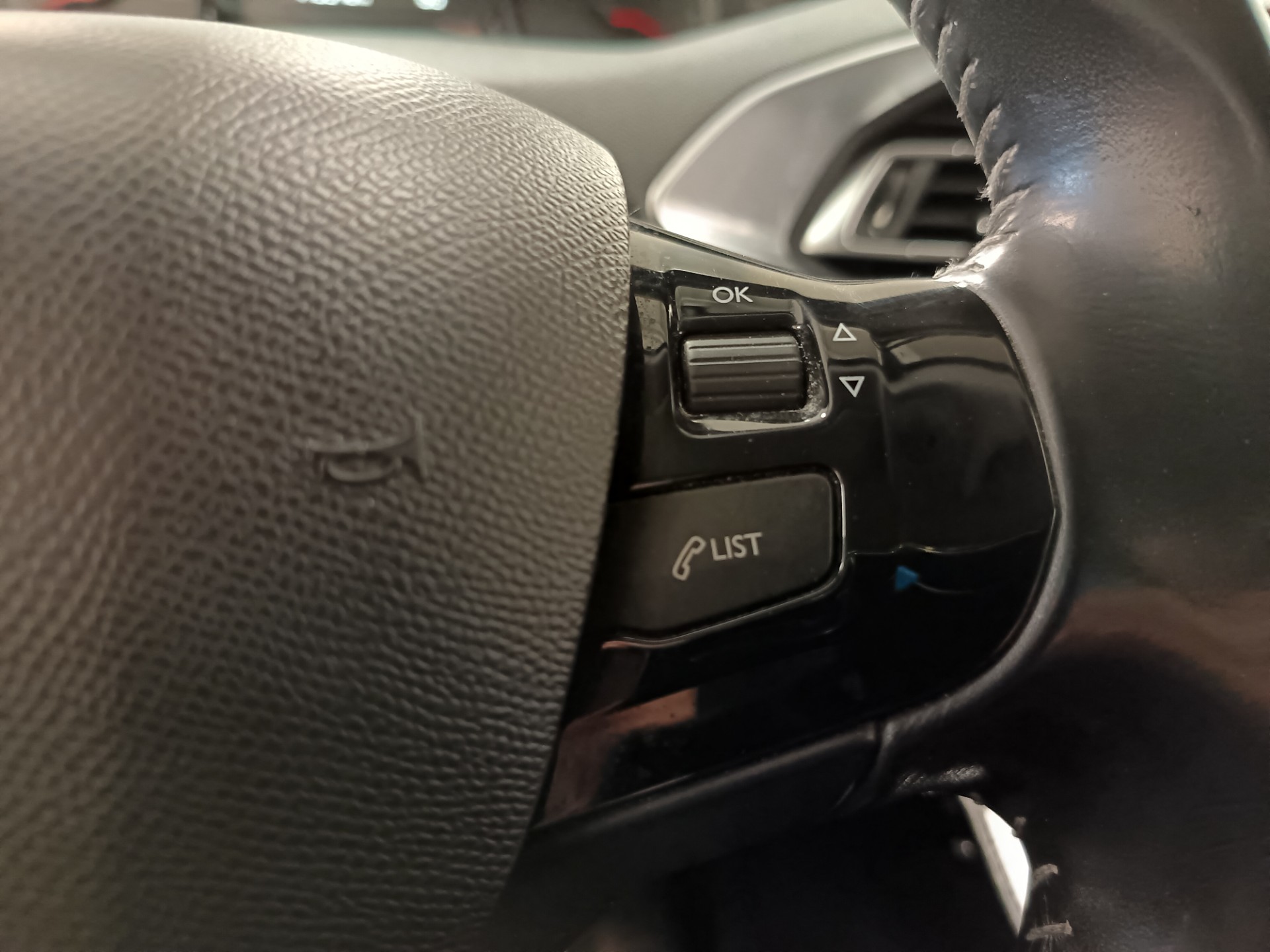 PEUGEOT 308 2018