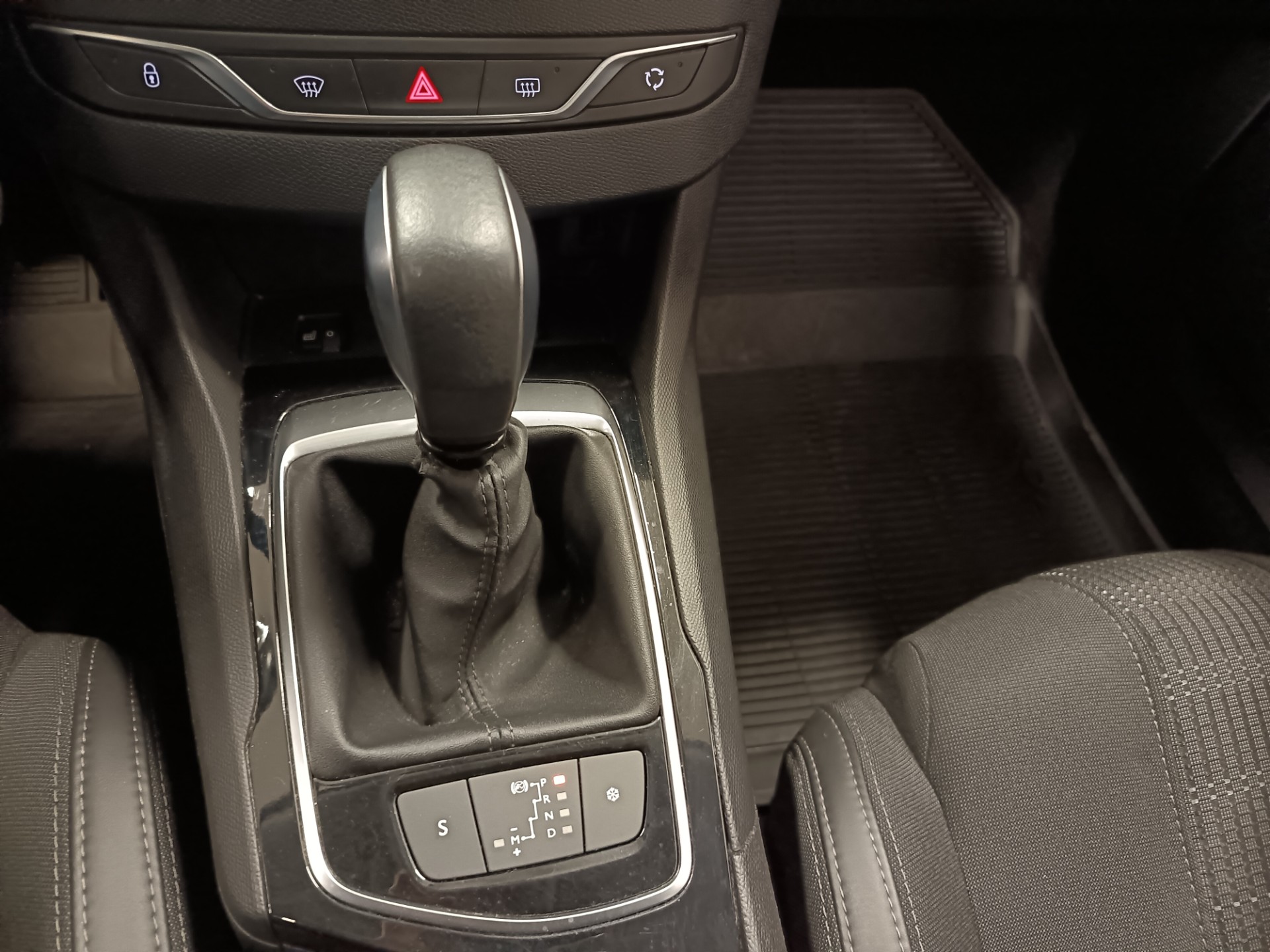 PEUGEOT 308 2018